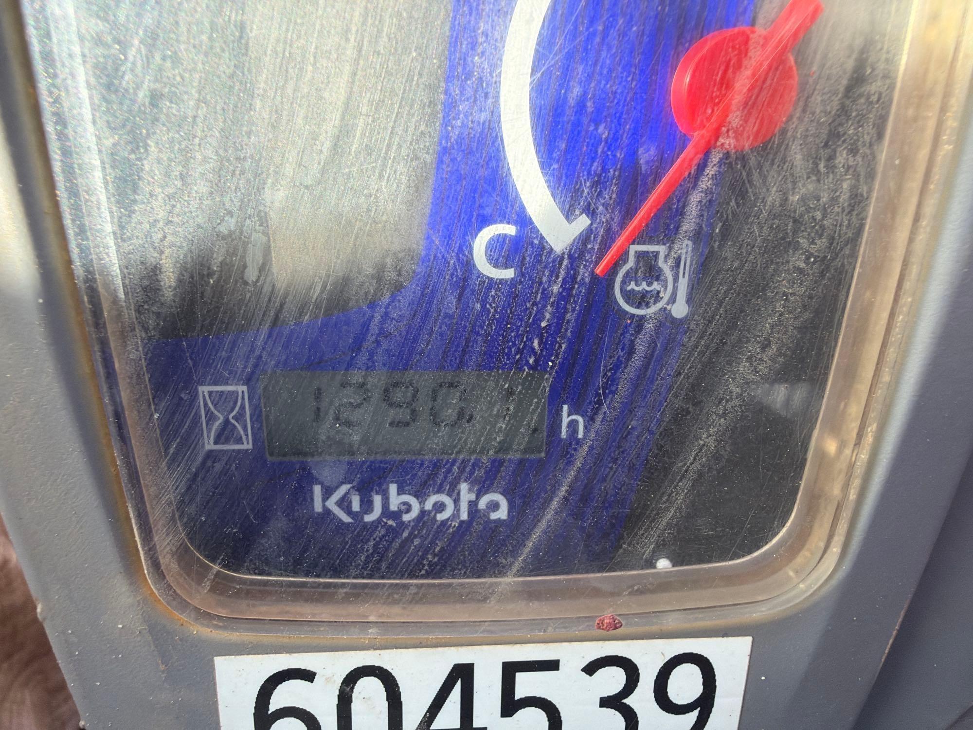2023 Kubota 752