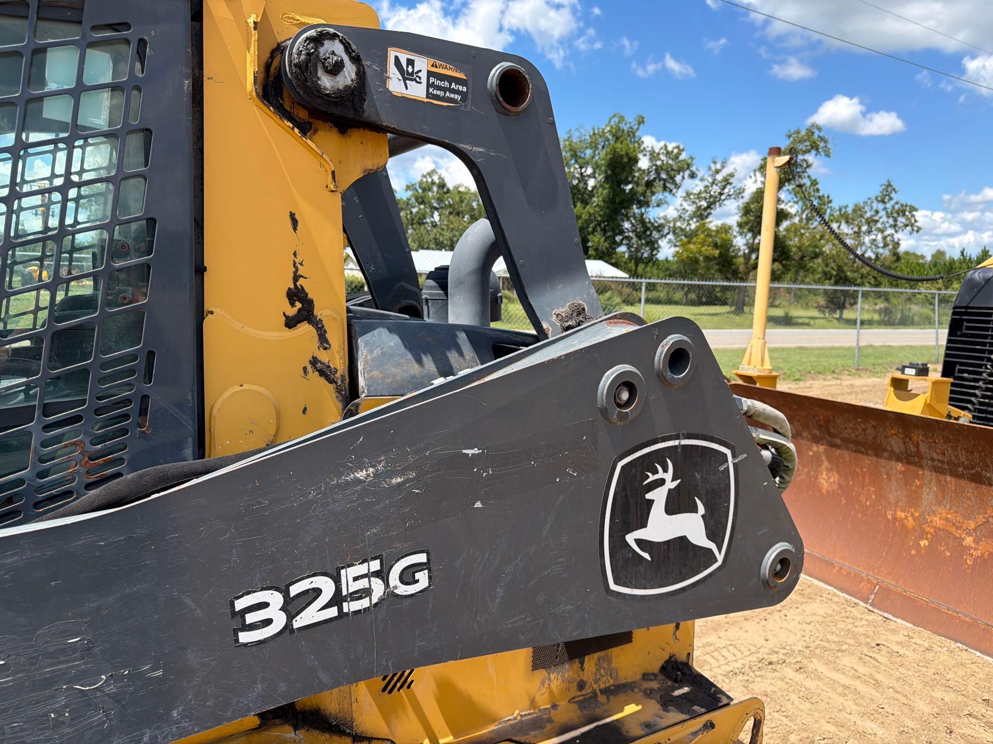 2020 John Deere 325G