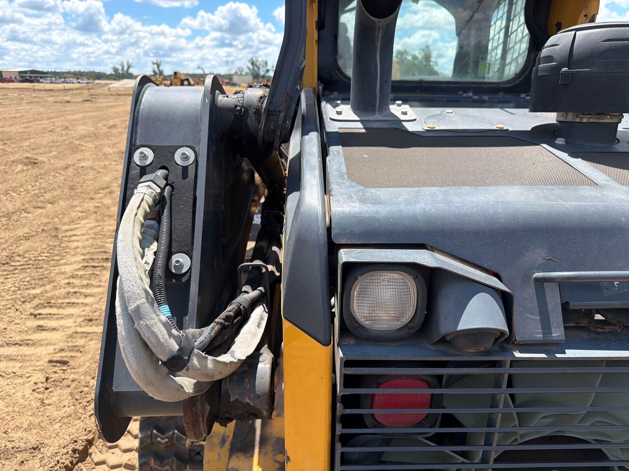 2020 John Deere 325G