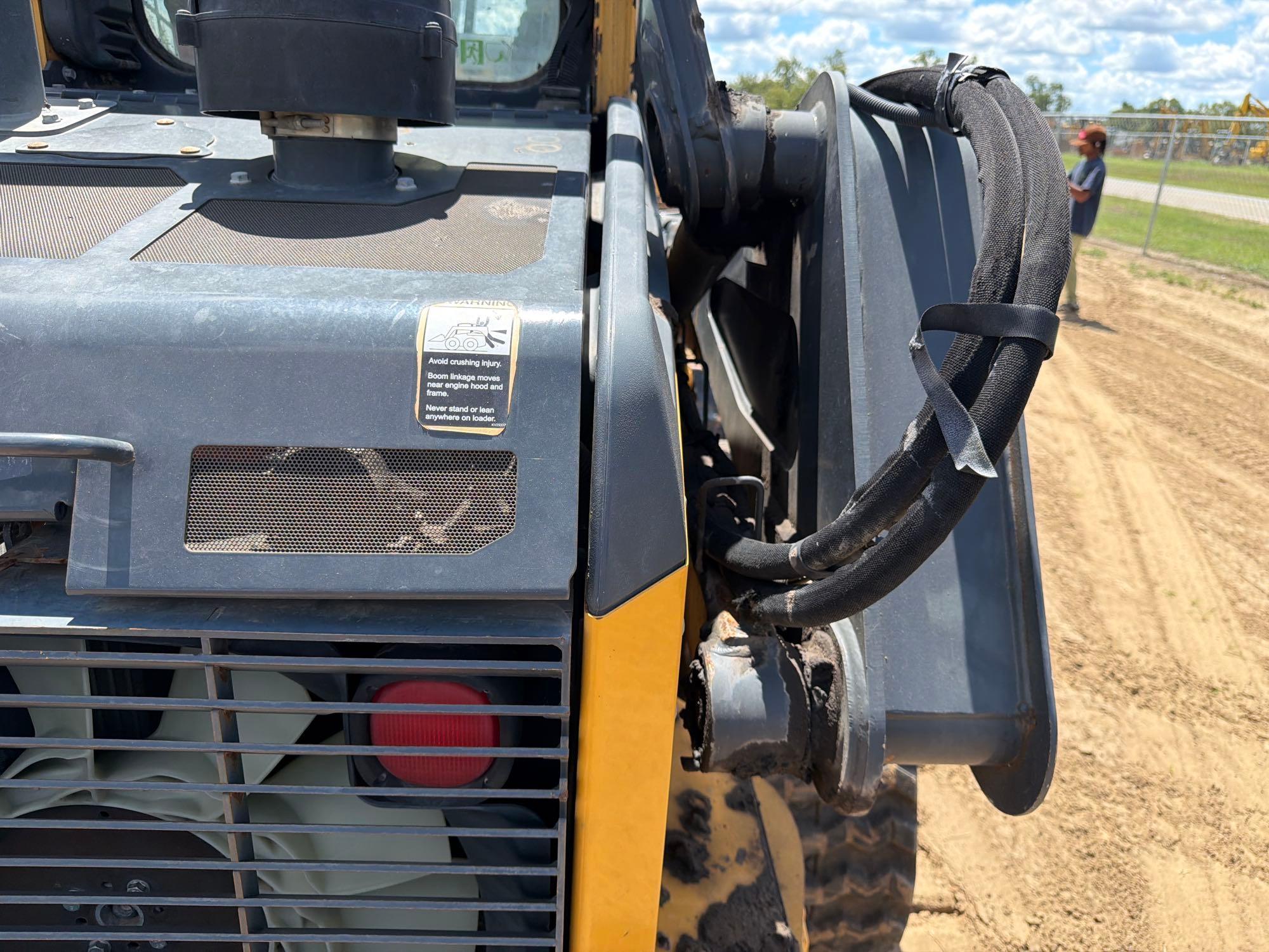 2020 John Deere 325G