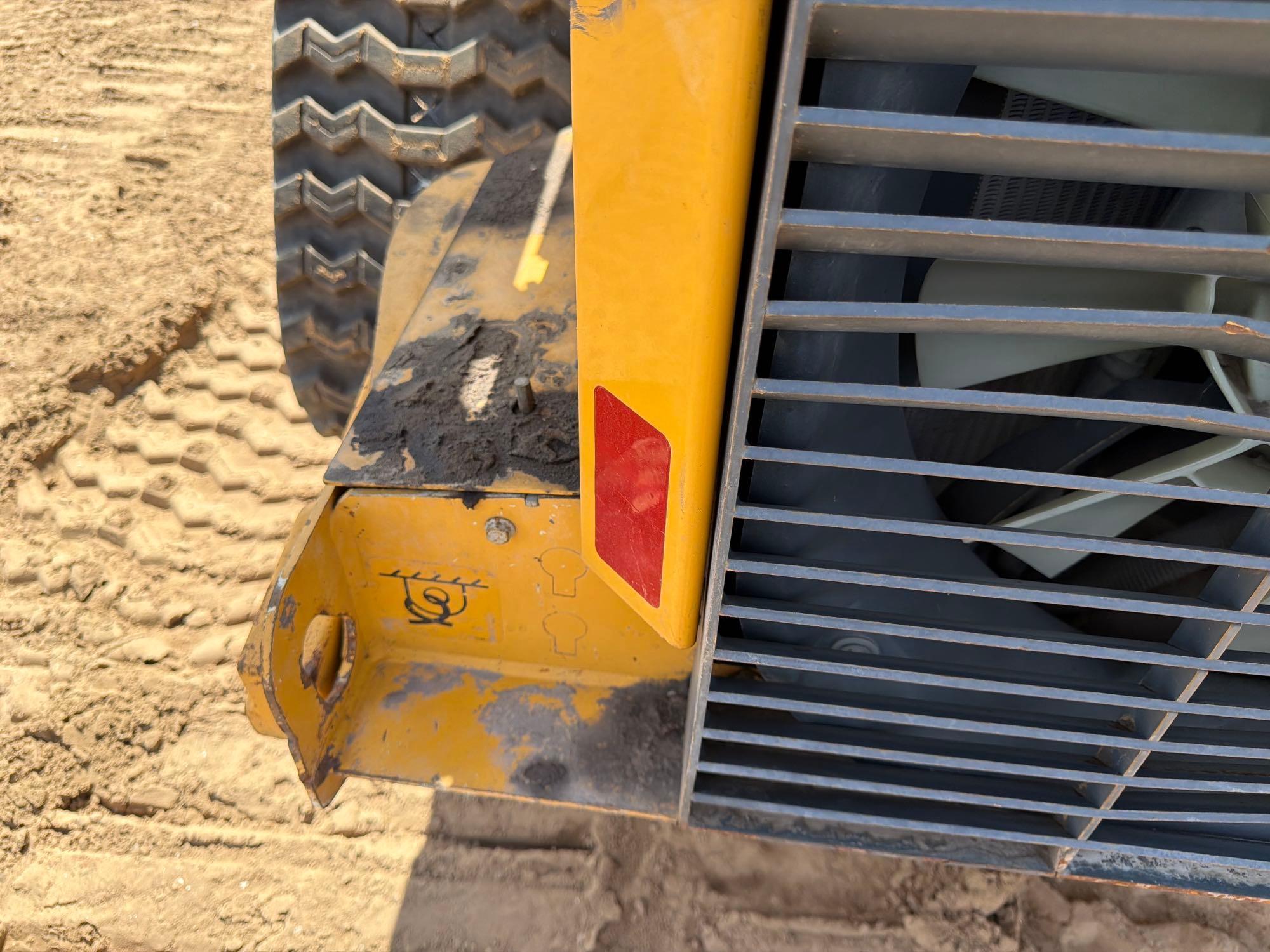 2020 John Deere 325G