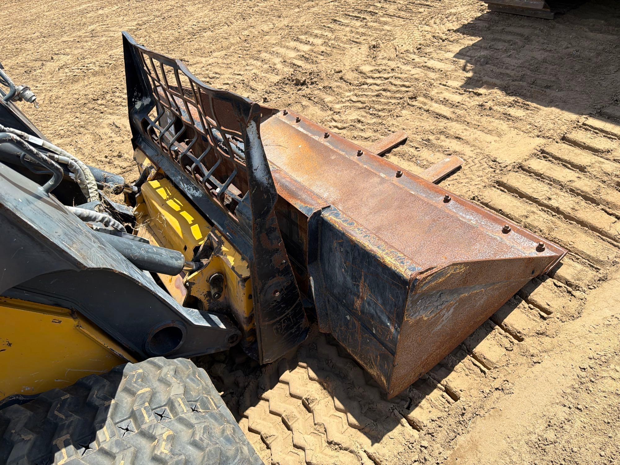 2020 John Deere 325G