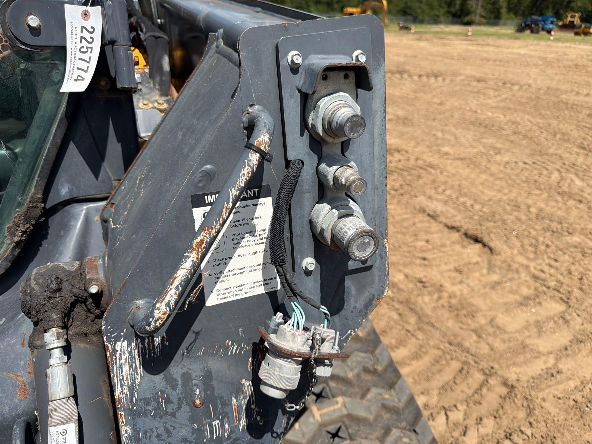 2020 John Deere 325G