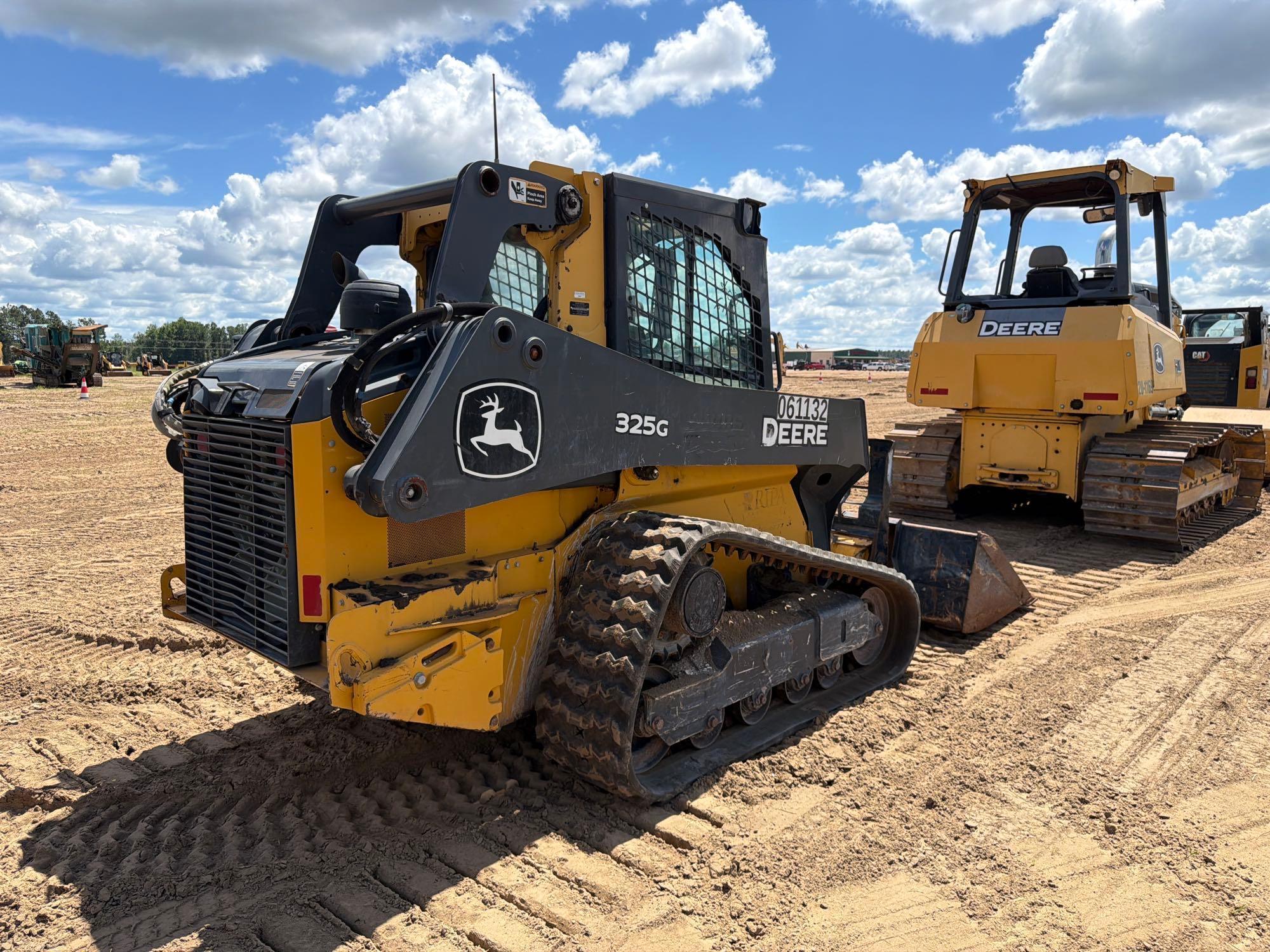 2020 John Deere 325G