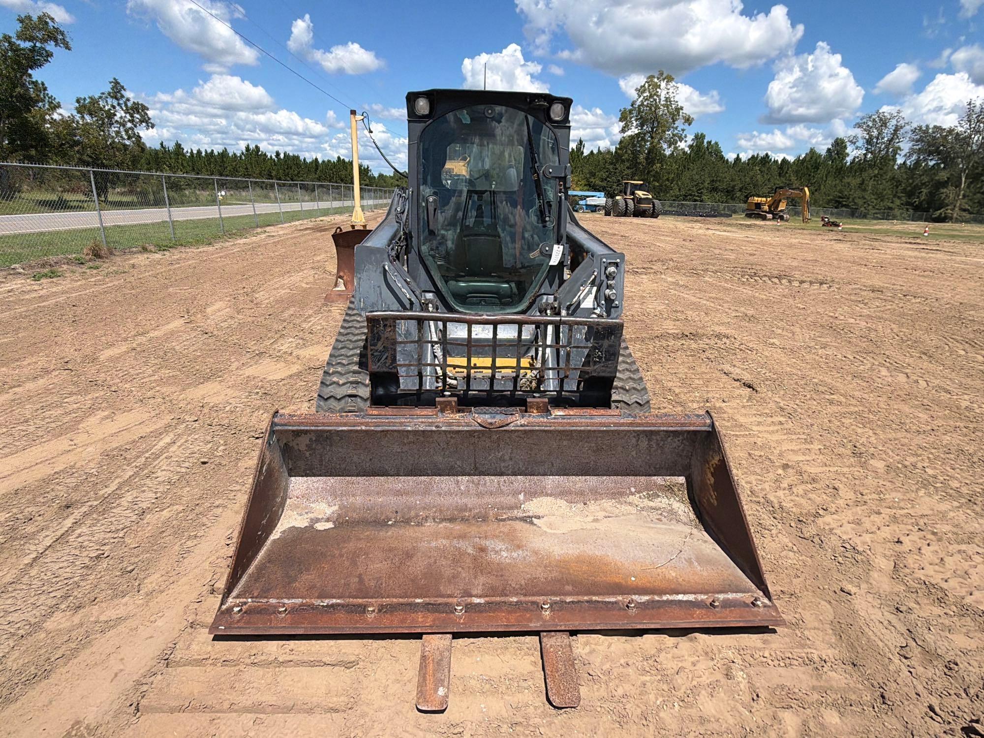 2020 John Deere 325G