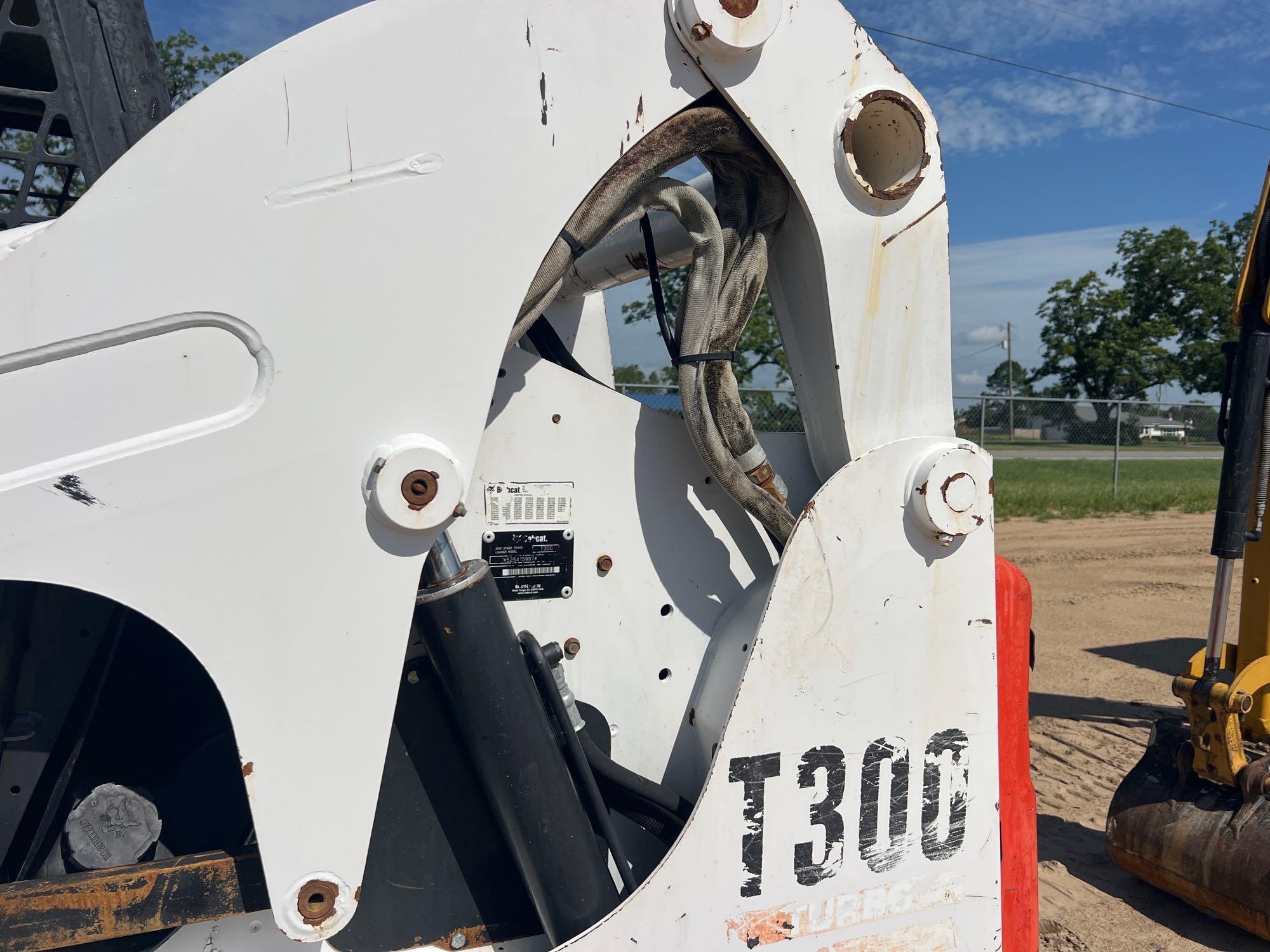 2005 Bobcat T300