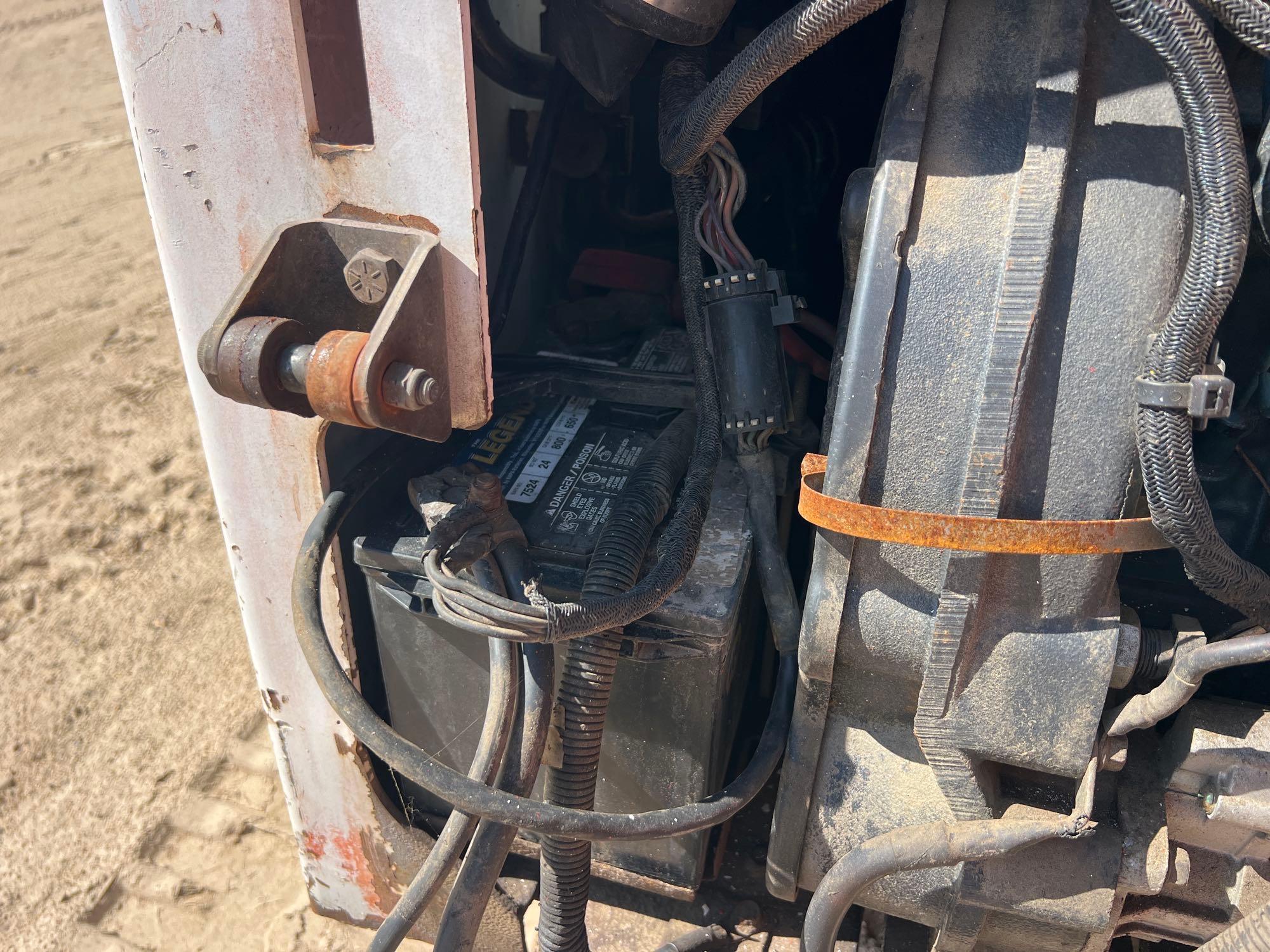 2005 Bobcat T300