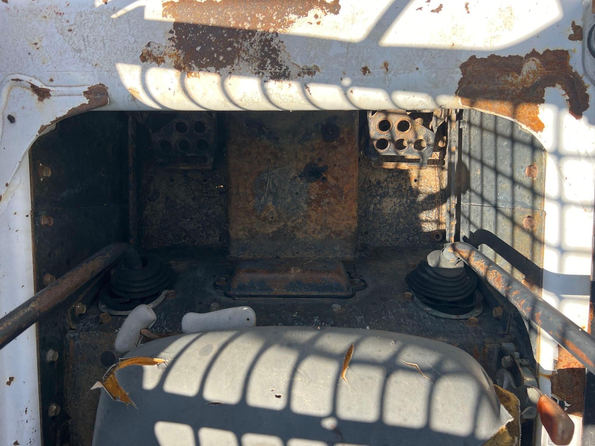 2005 Bobcat T300
