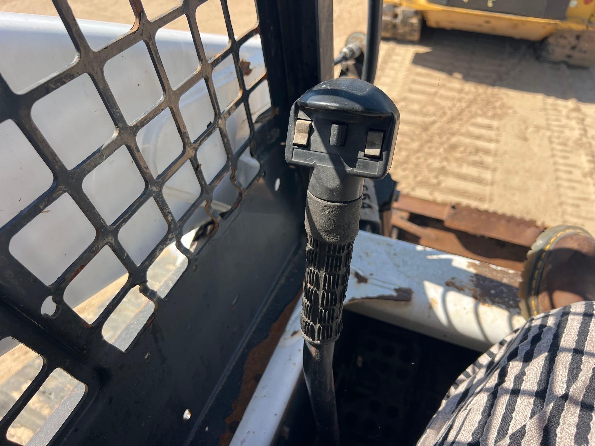 2005 Bobcat T300