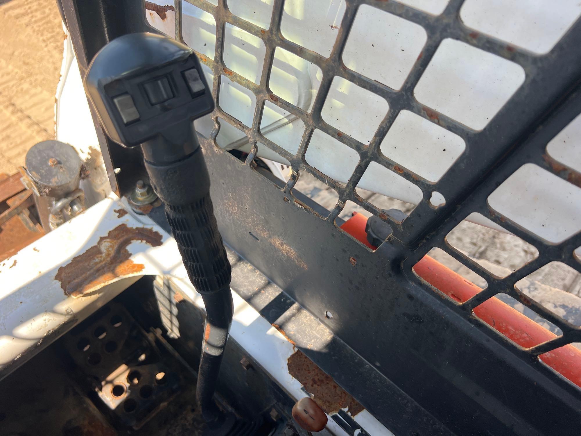 2005 Bobcat T300