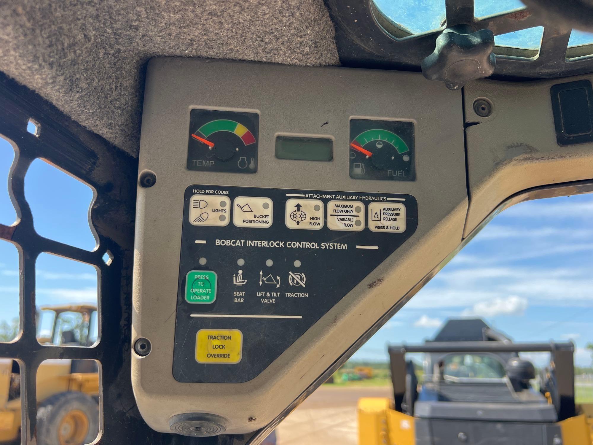 2005 Bobcat T300