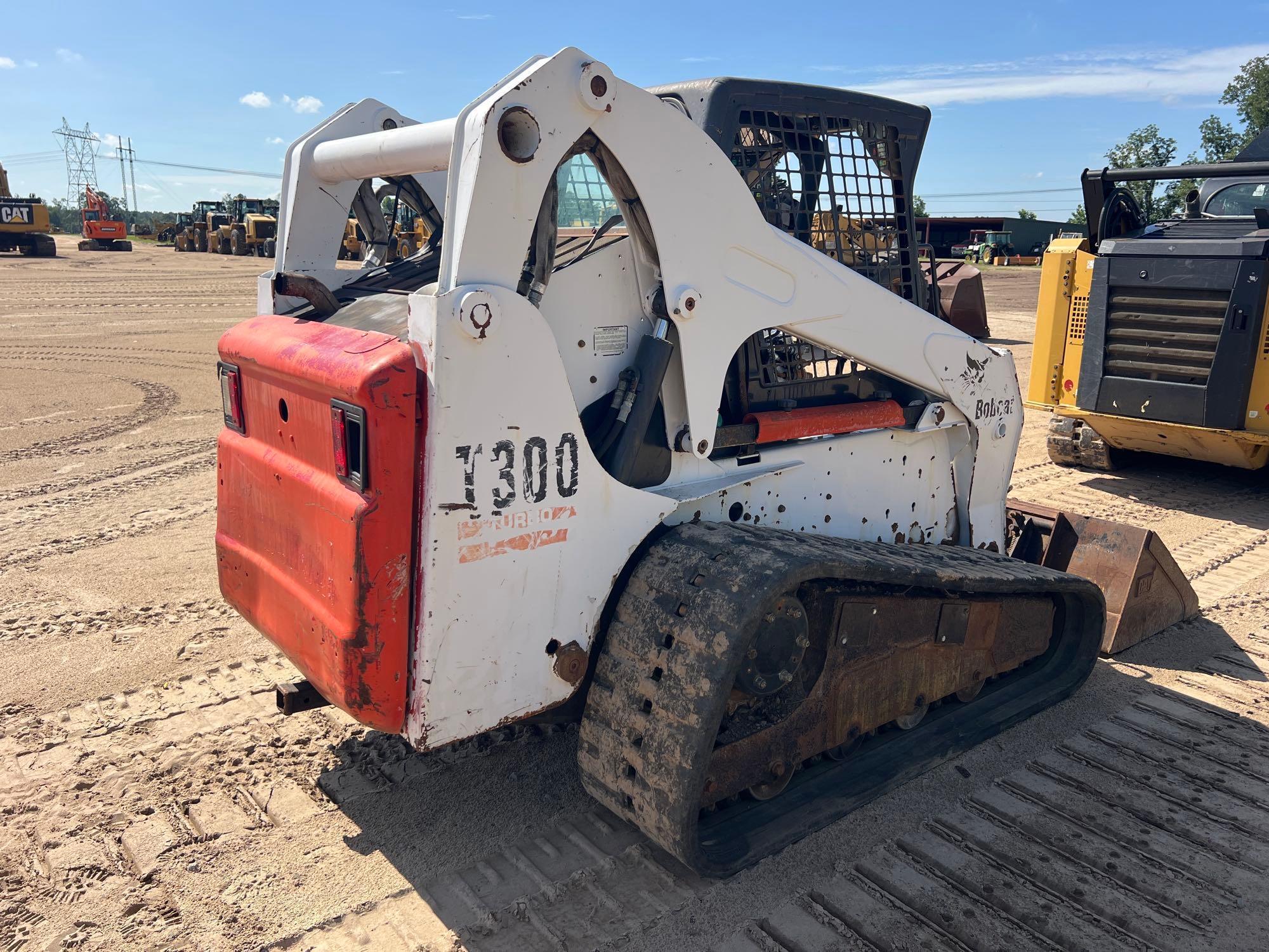 2005 Bobcat T300