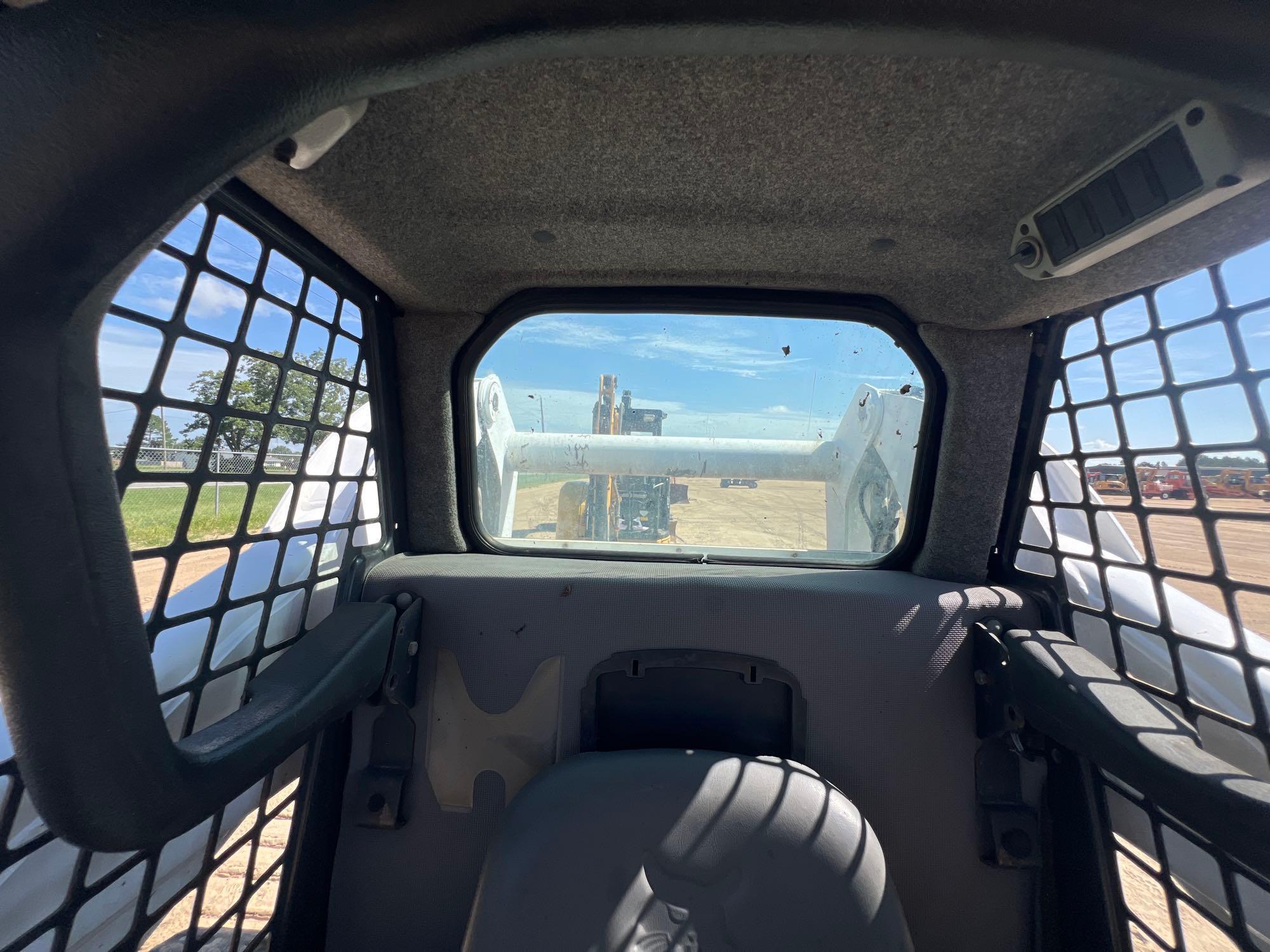 2005 Bobcat T300