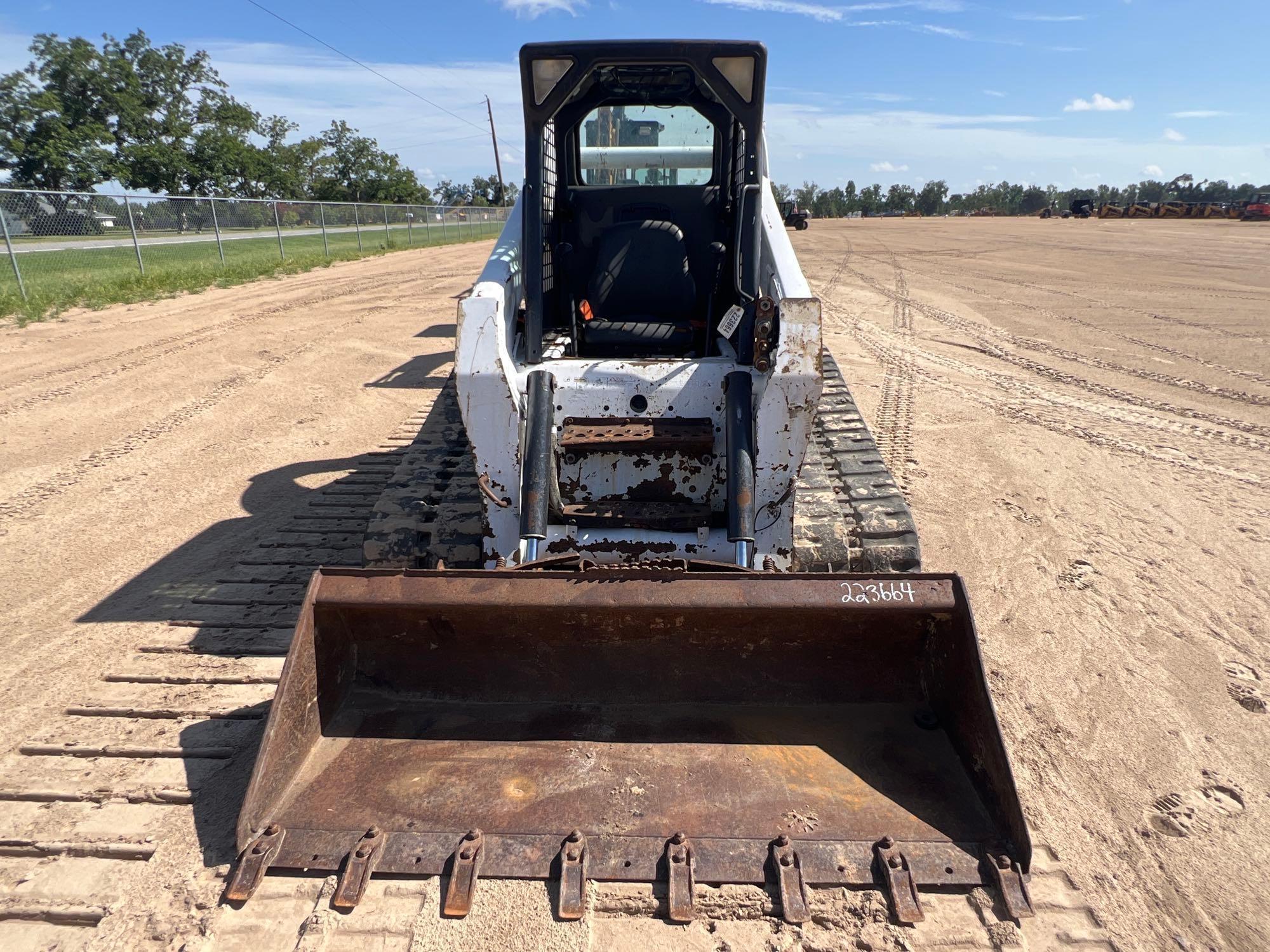 2005 Bobcat T300