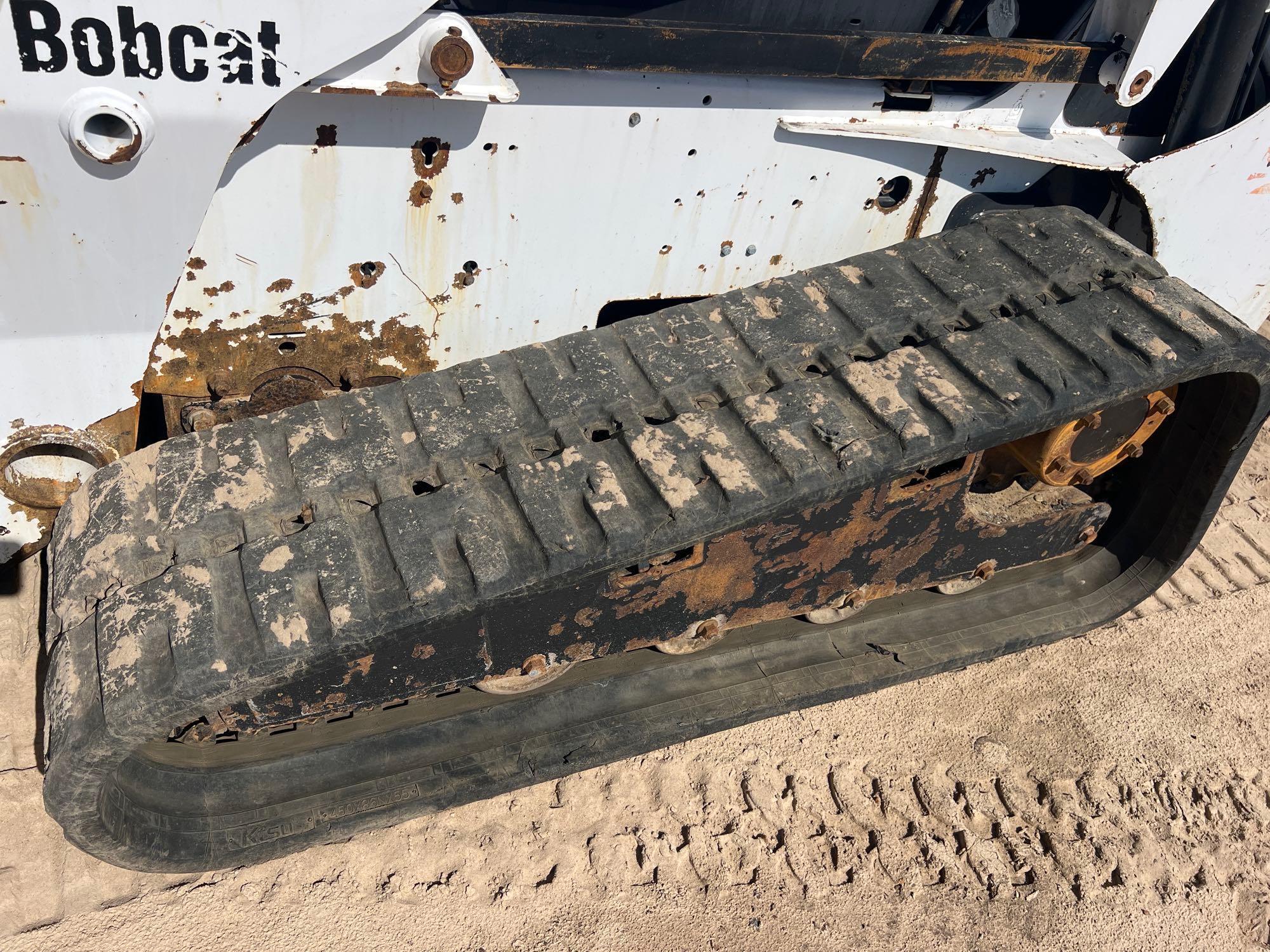 2005 Bobcat T300
