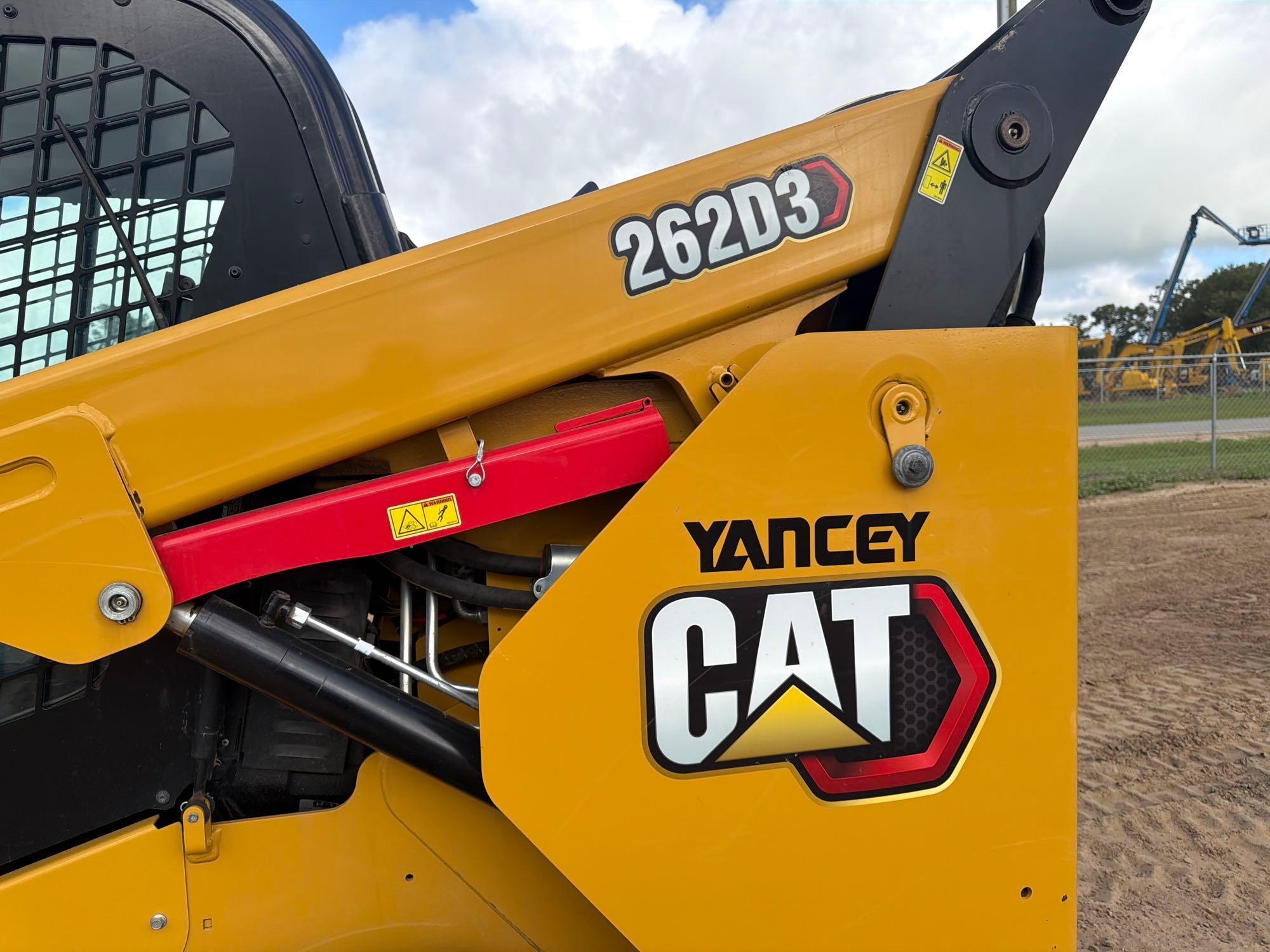 2022 Caterpillar 262D