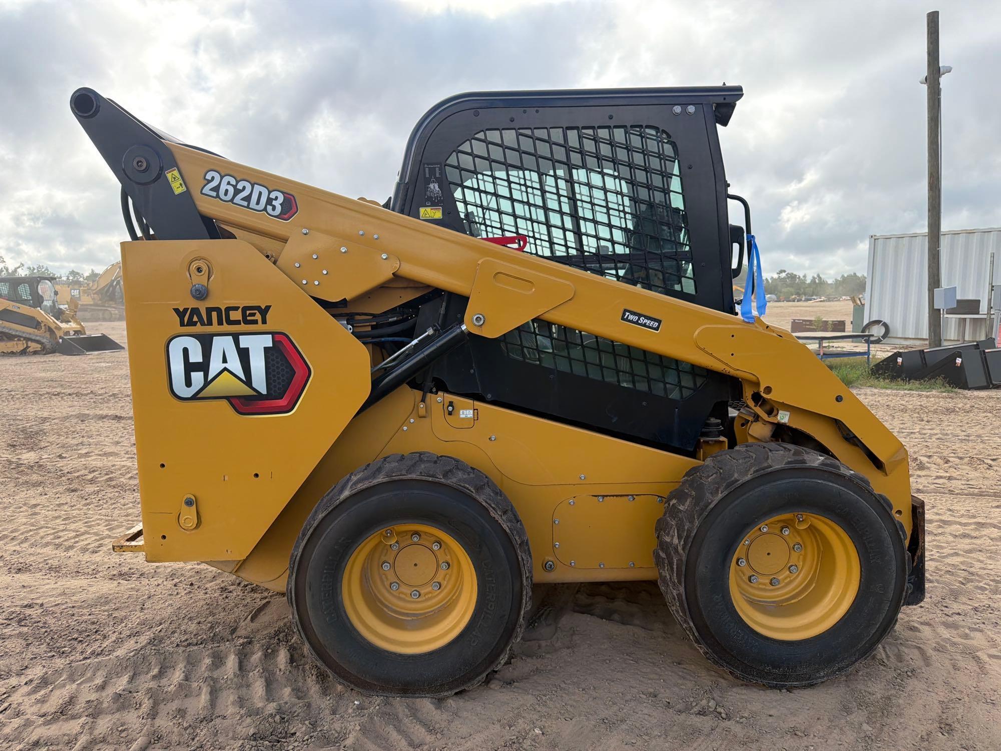 2022 Caterpillar 262D