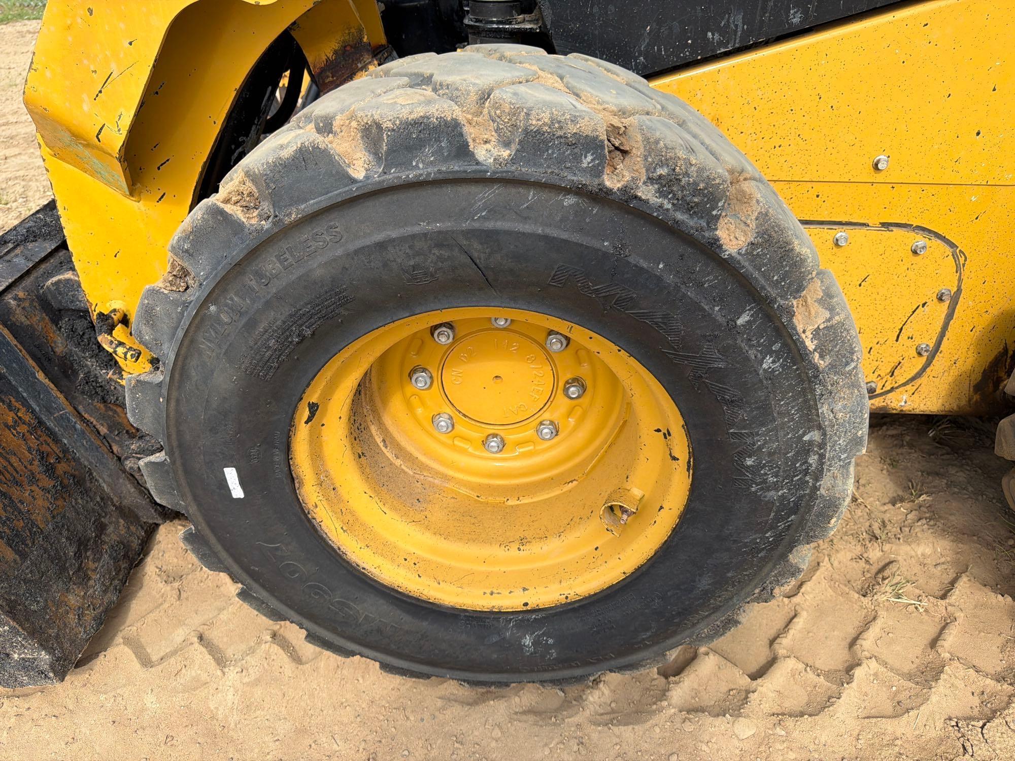 2016 Caterpillar 242