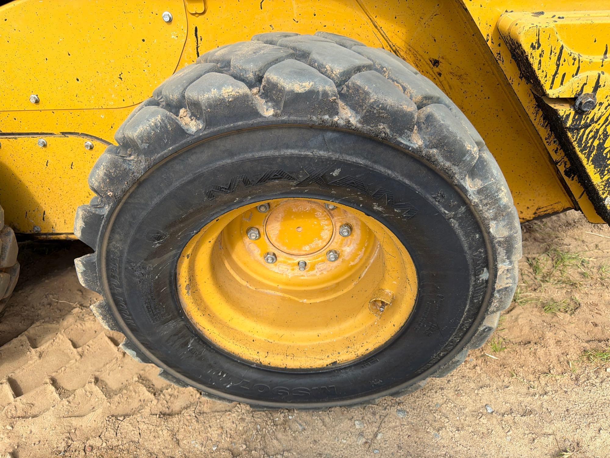 2016 Caterpillar 242