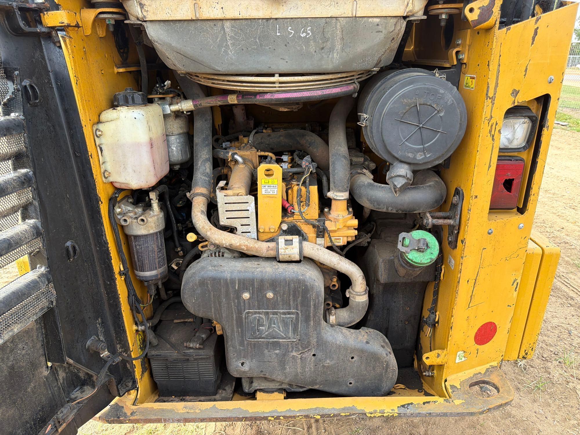 2016 Caterpillar 242