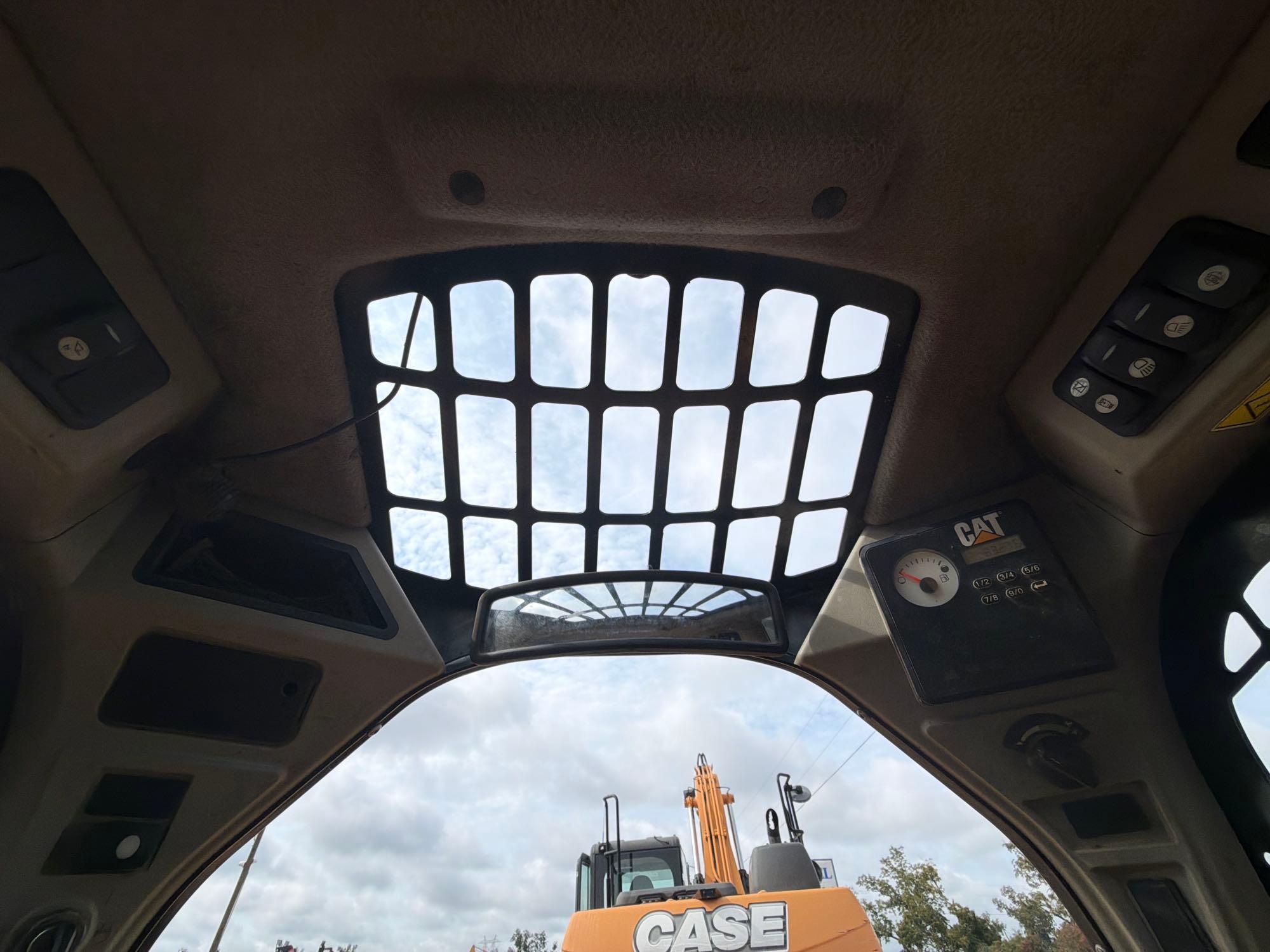 2016 Caterpillar 242