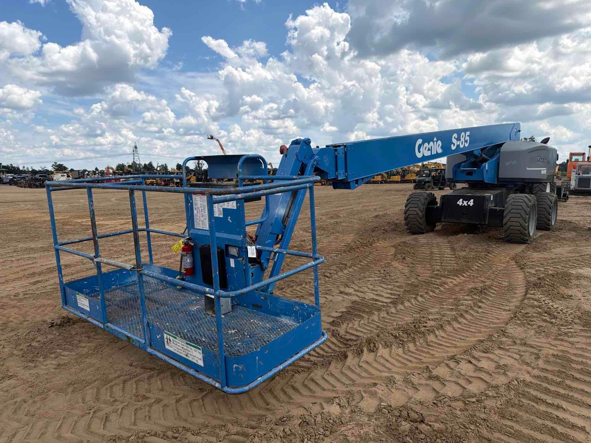 2014 Genie S-85