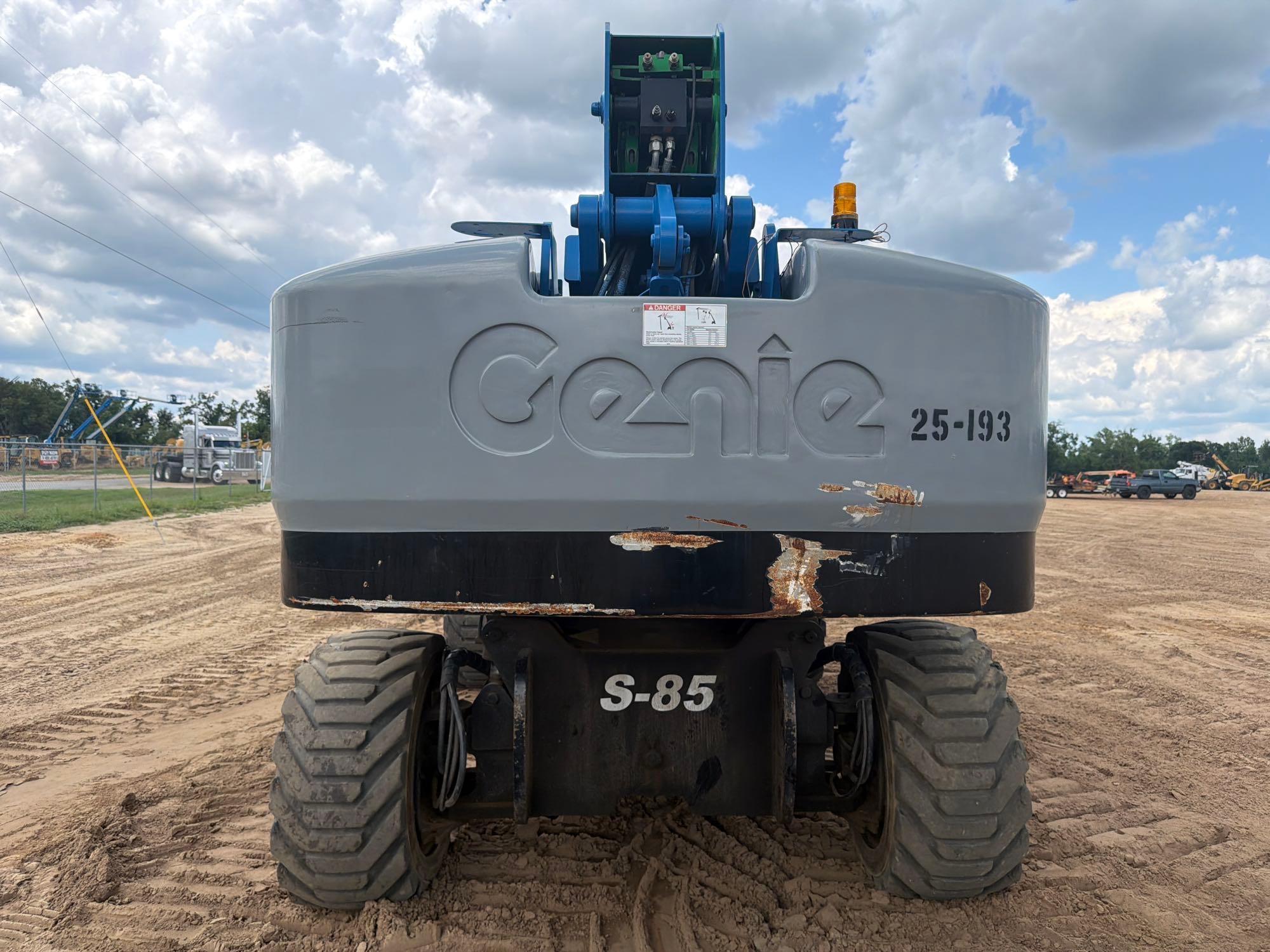 2014 Genie S-85
