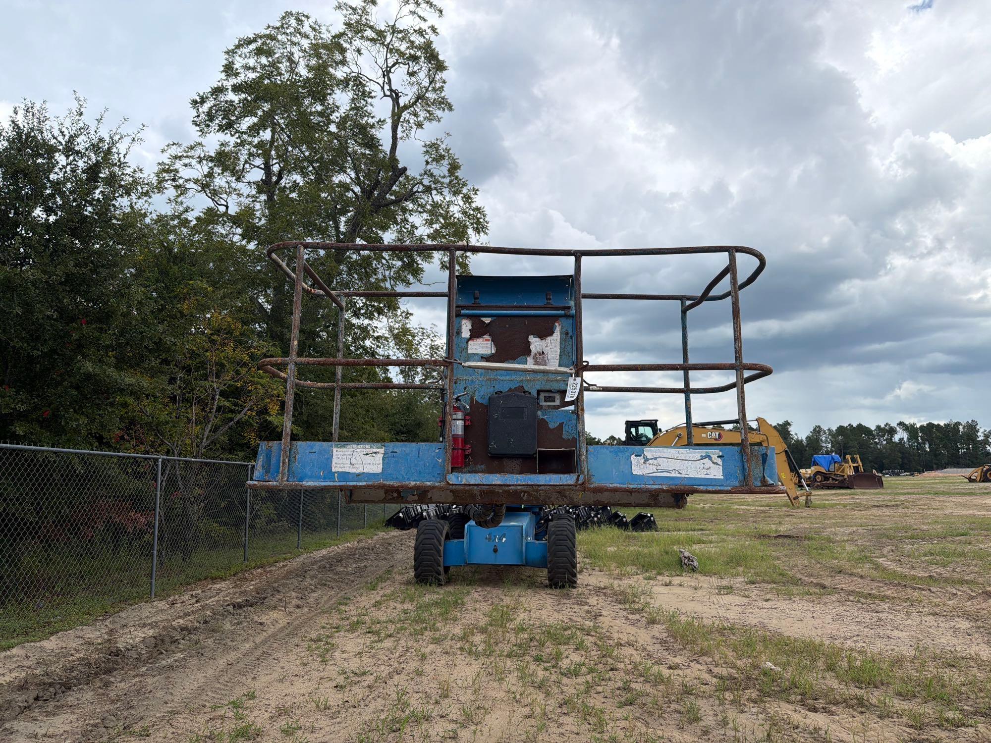 2010 Genie S-85