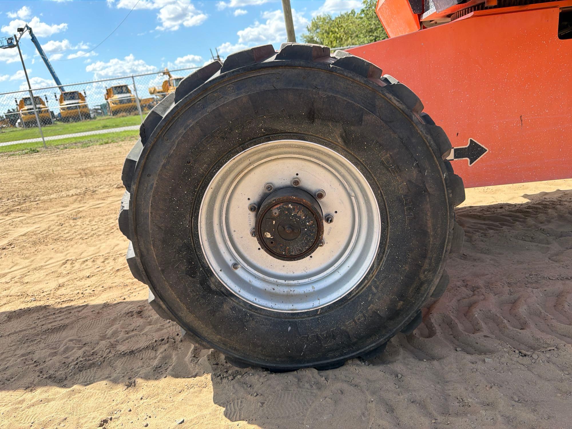 JLG 660S