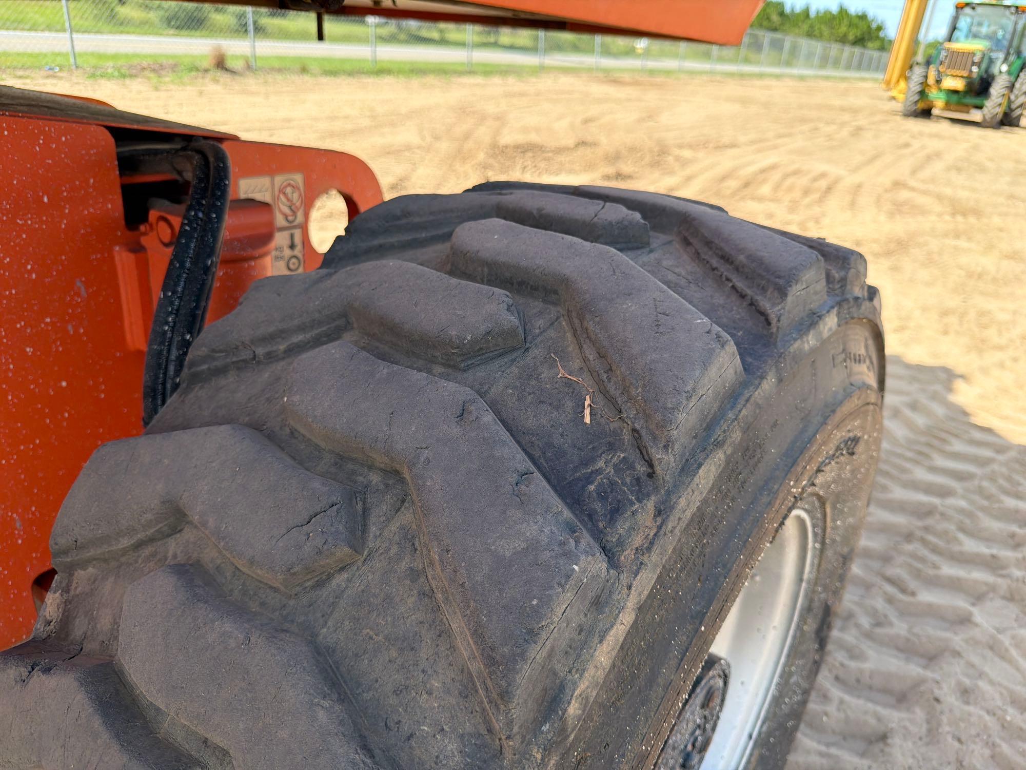 JLG 660S