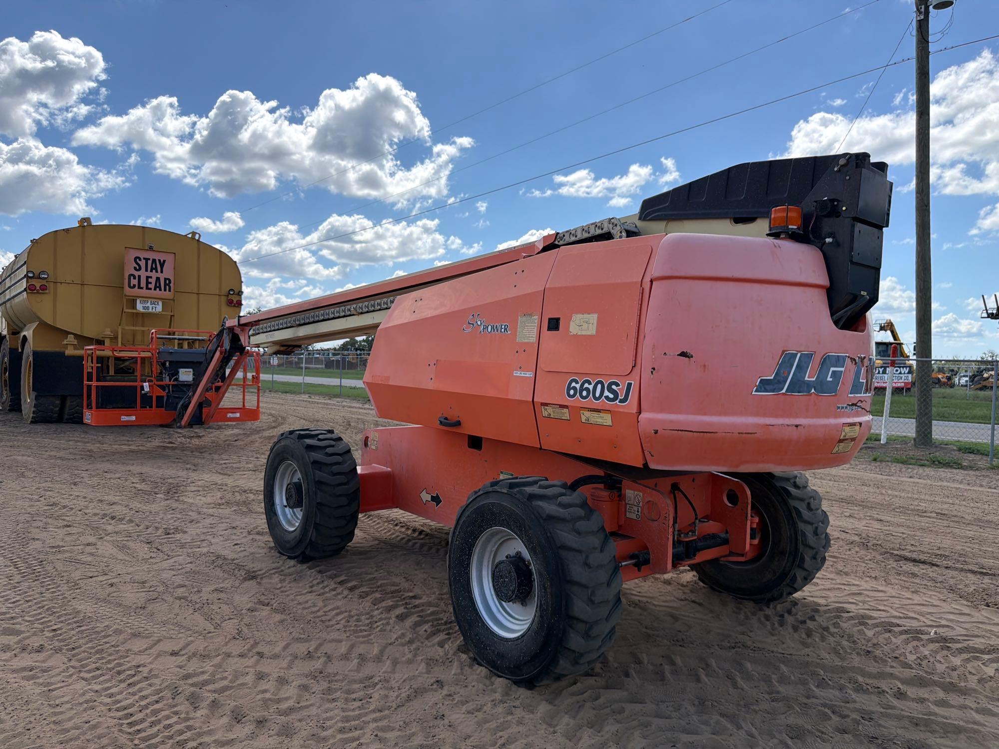 JLG 660S