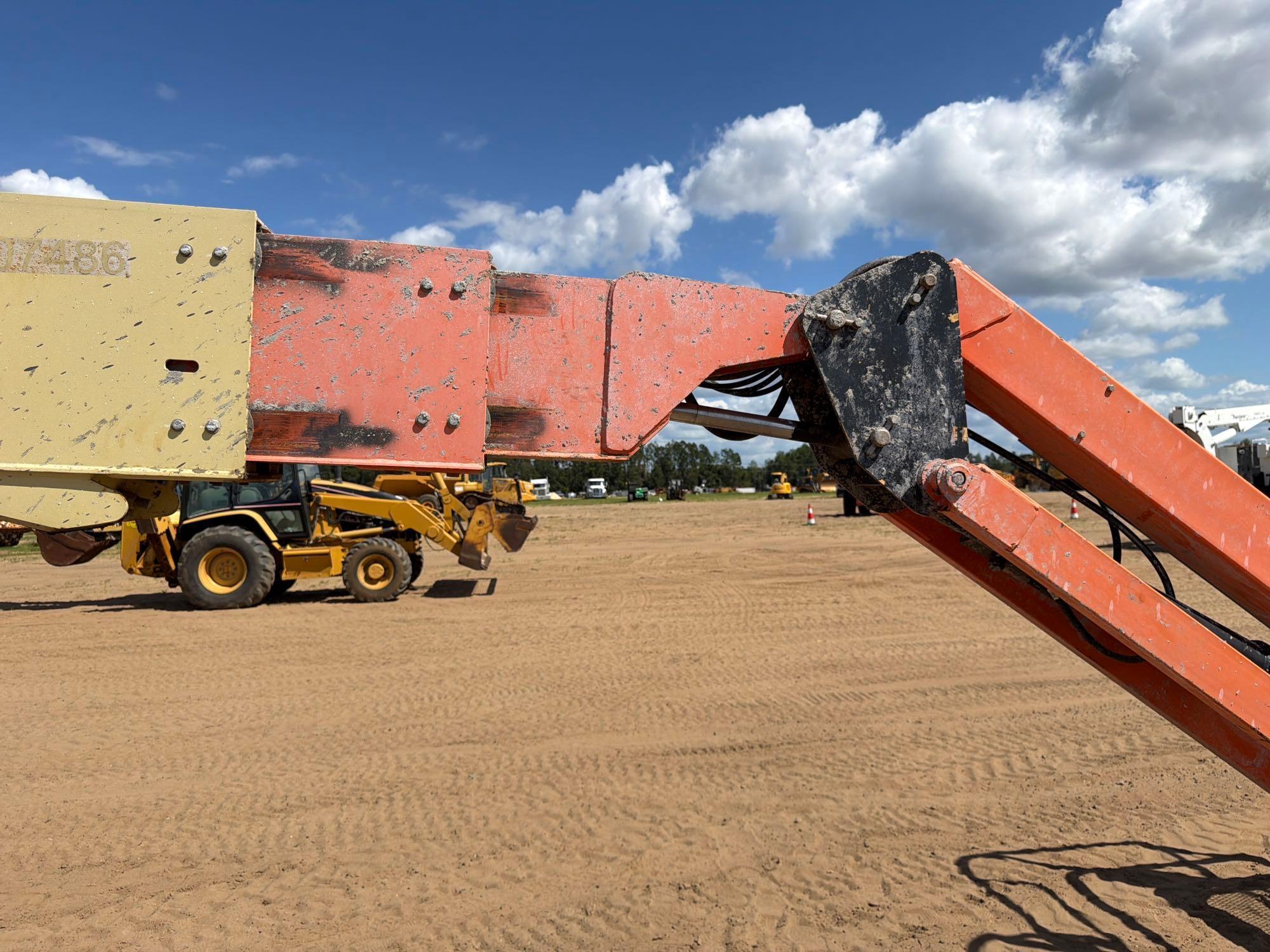 JLG 660S