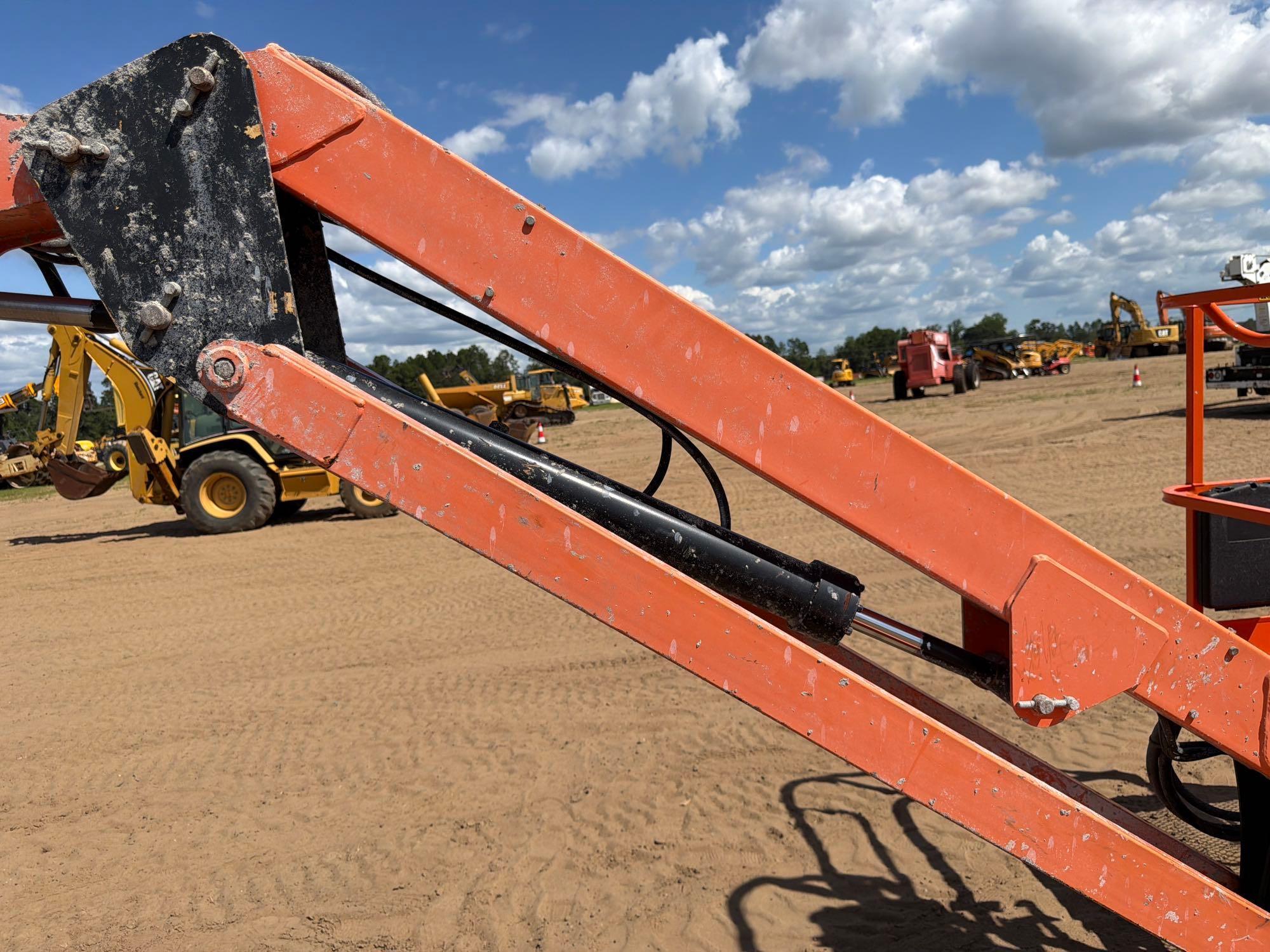 JLG 660S