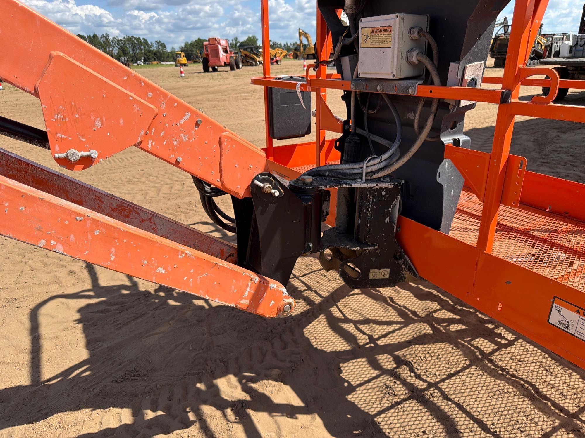 JLG 660S
