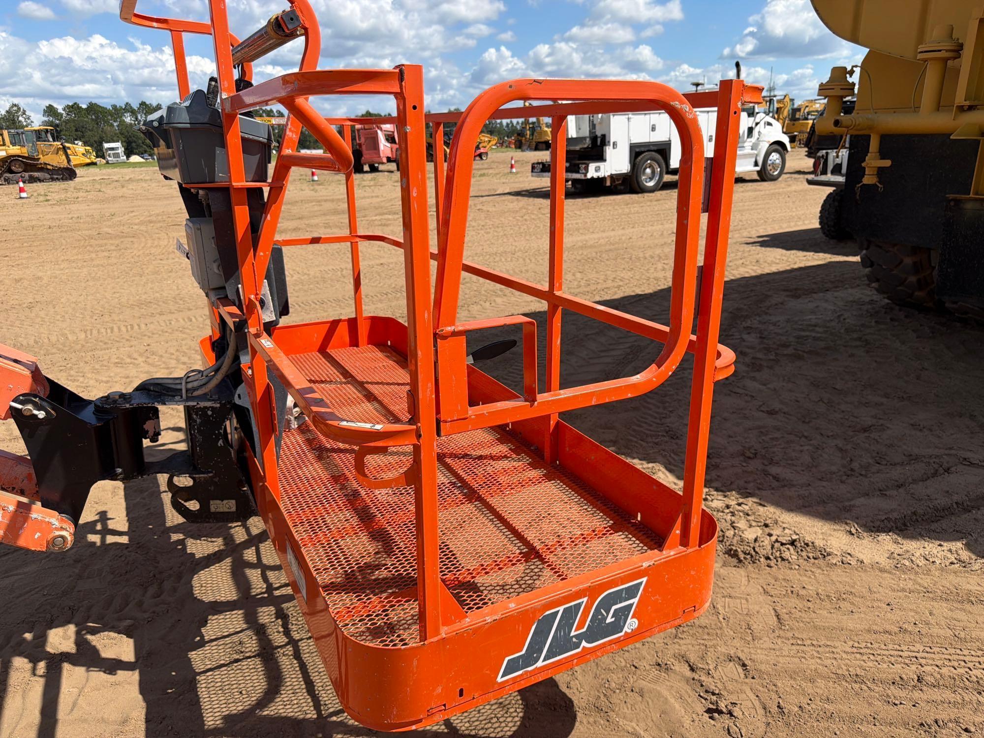 JLG 660S
