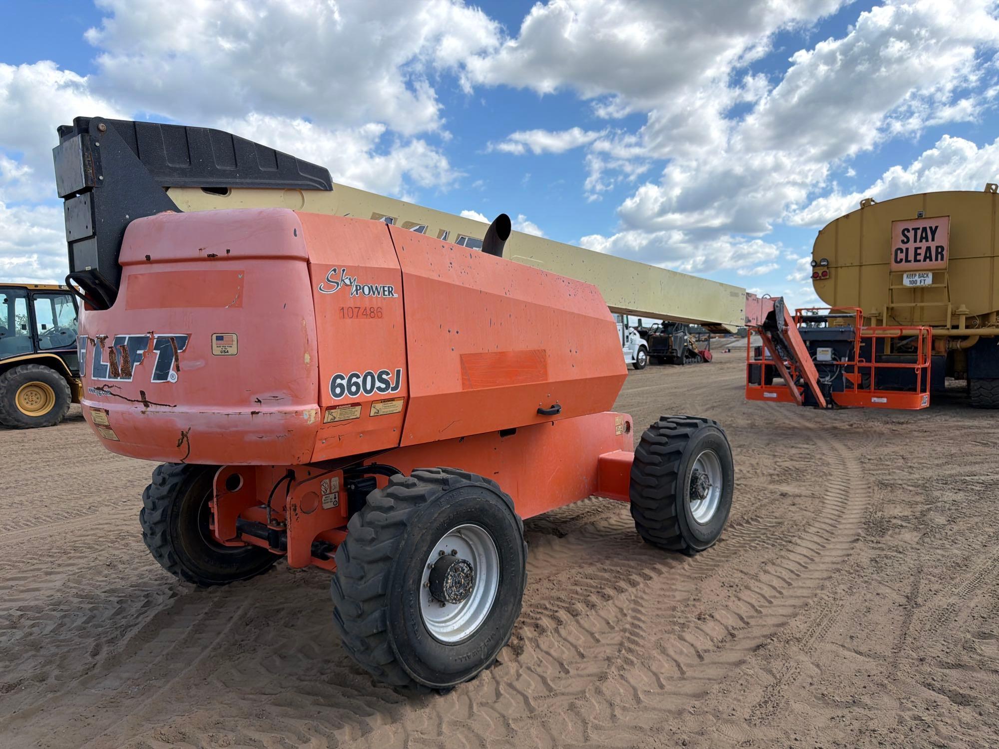 JLG 660S