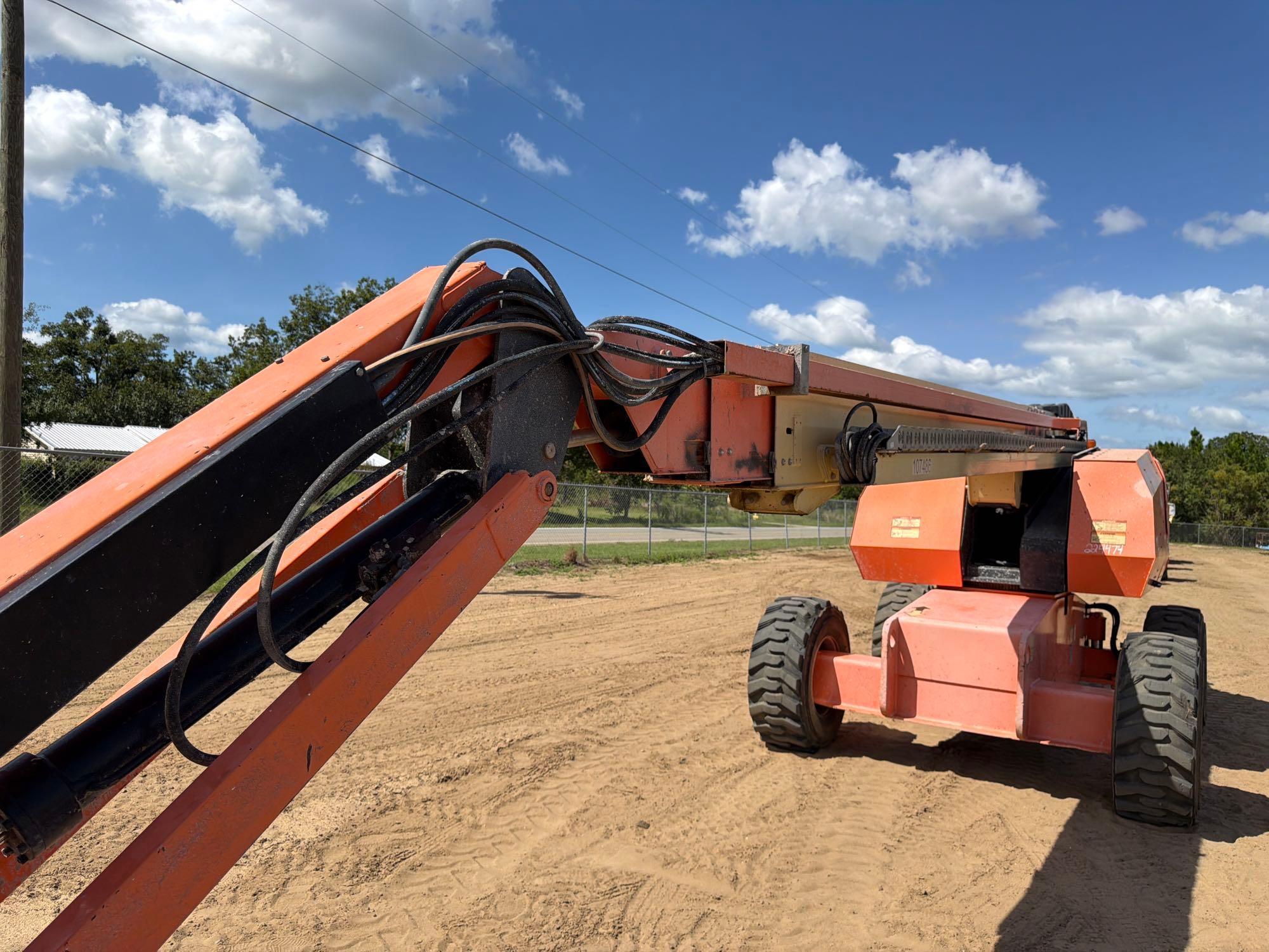 JLG 660S
