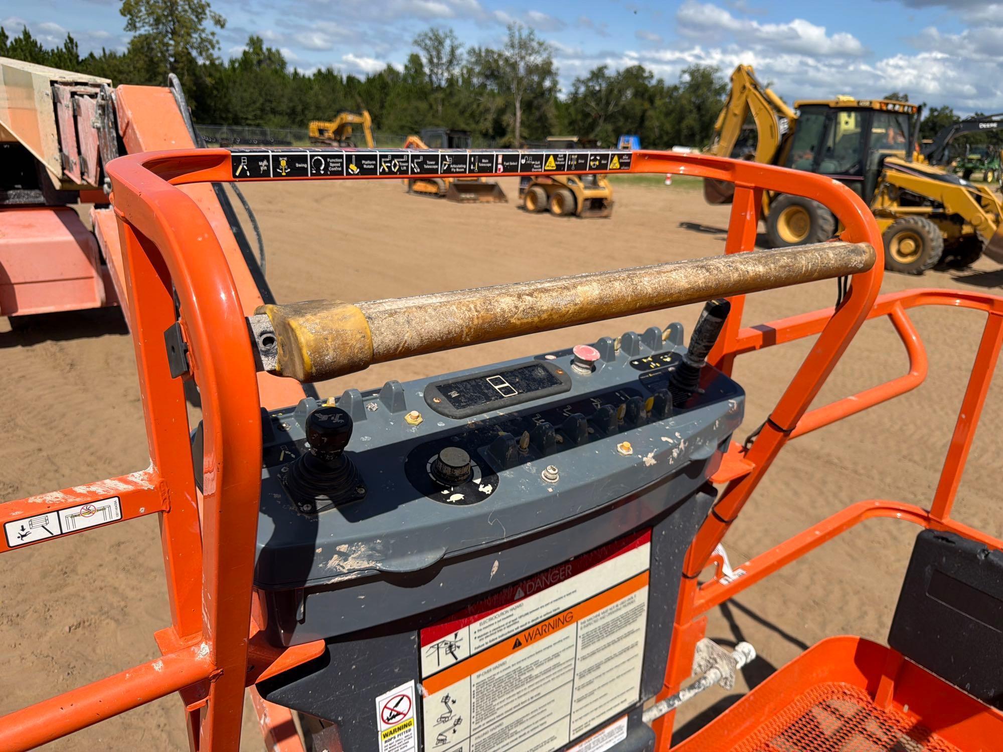 JLG 660S
