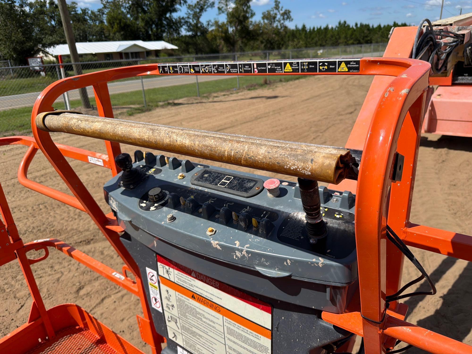 JLG 660S
