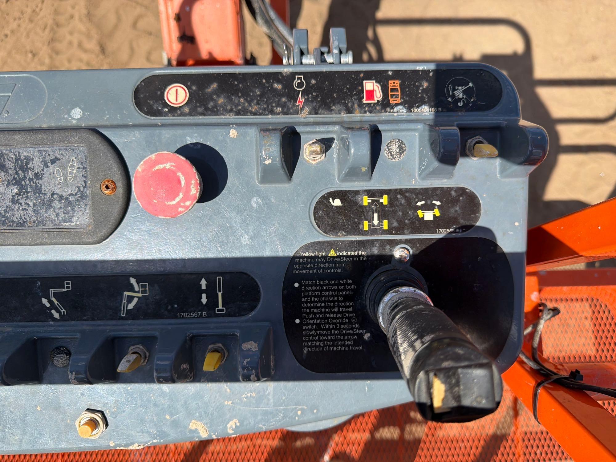 JLG 660S