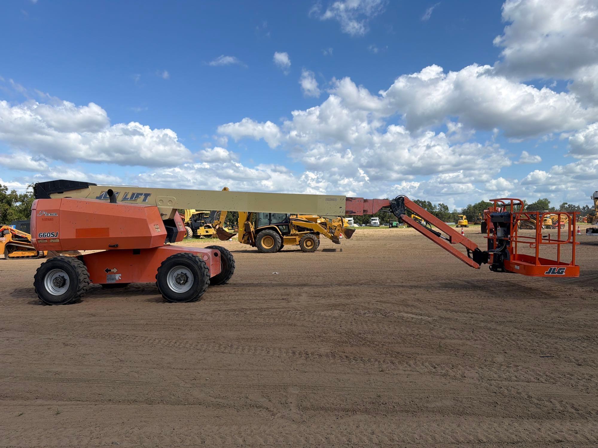 JLG 660S