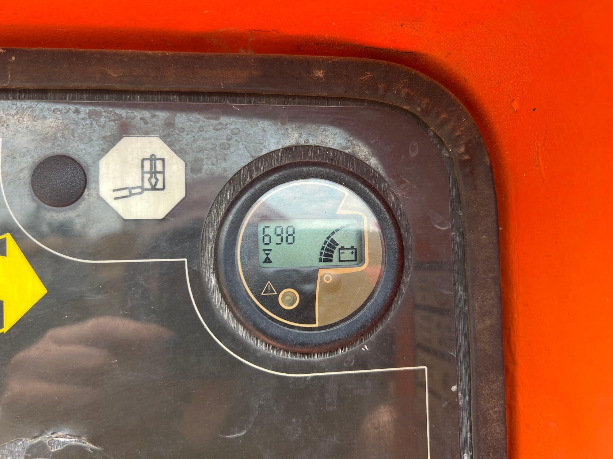 JLG M600JP