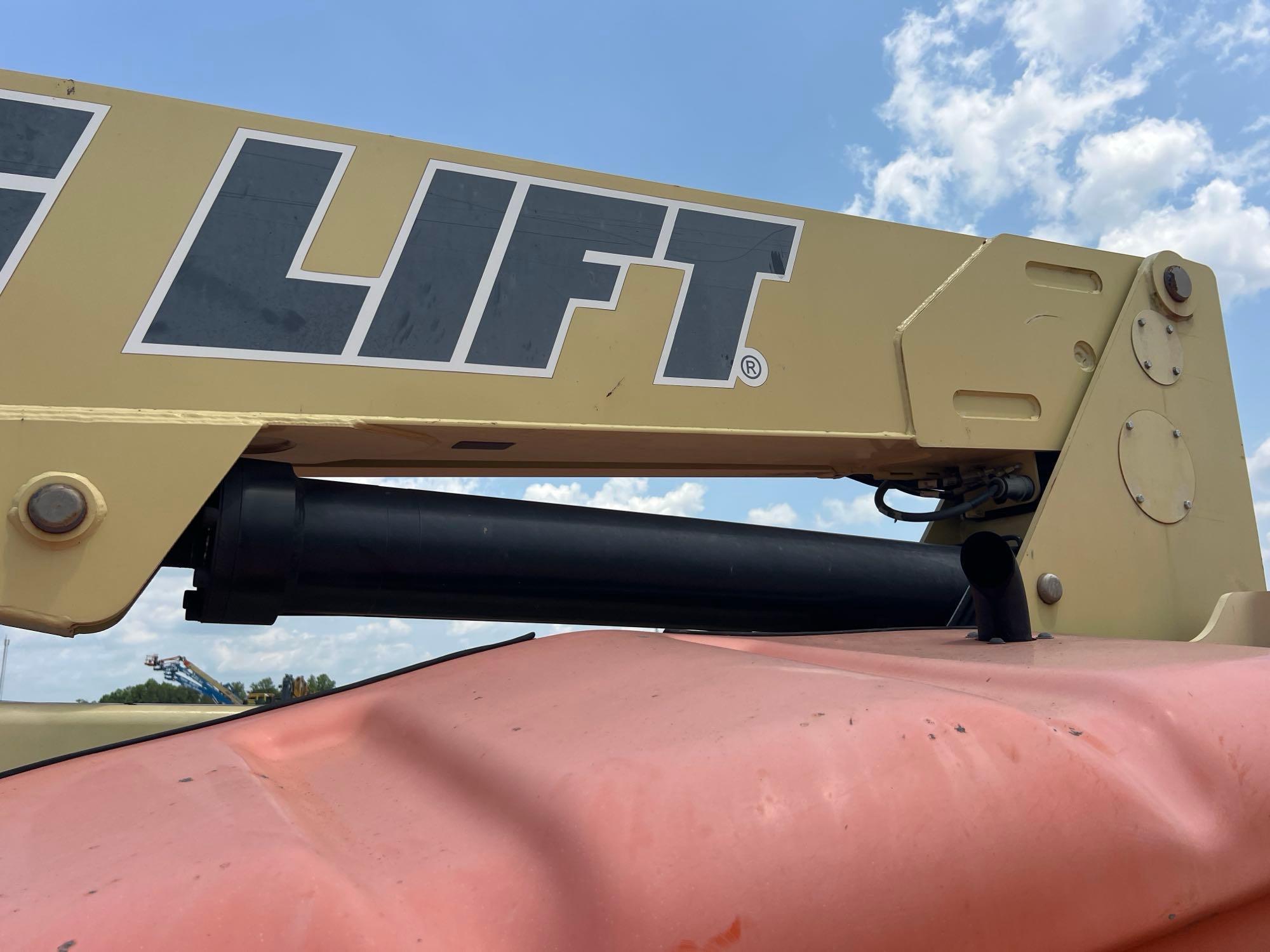 JLG M600JP