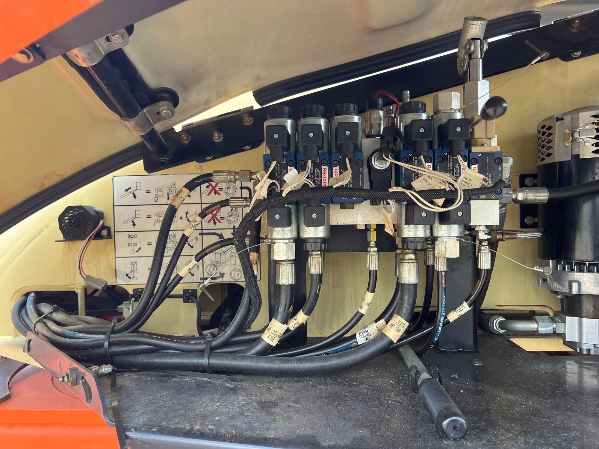 JLG M600JP