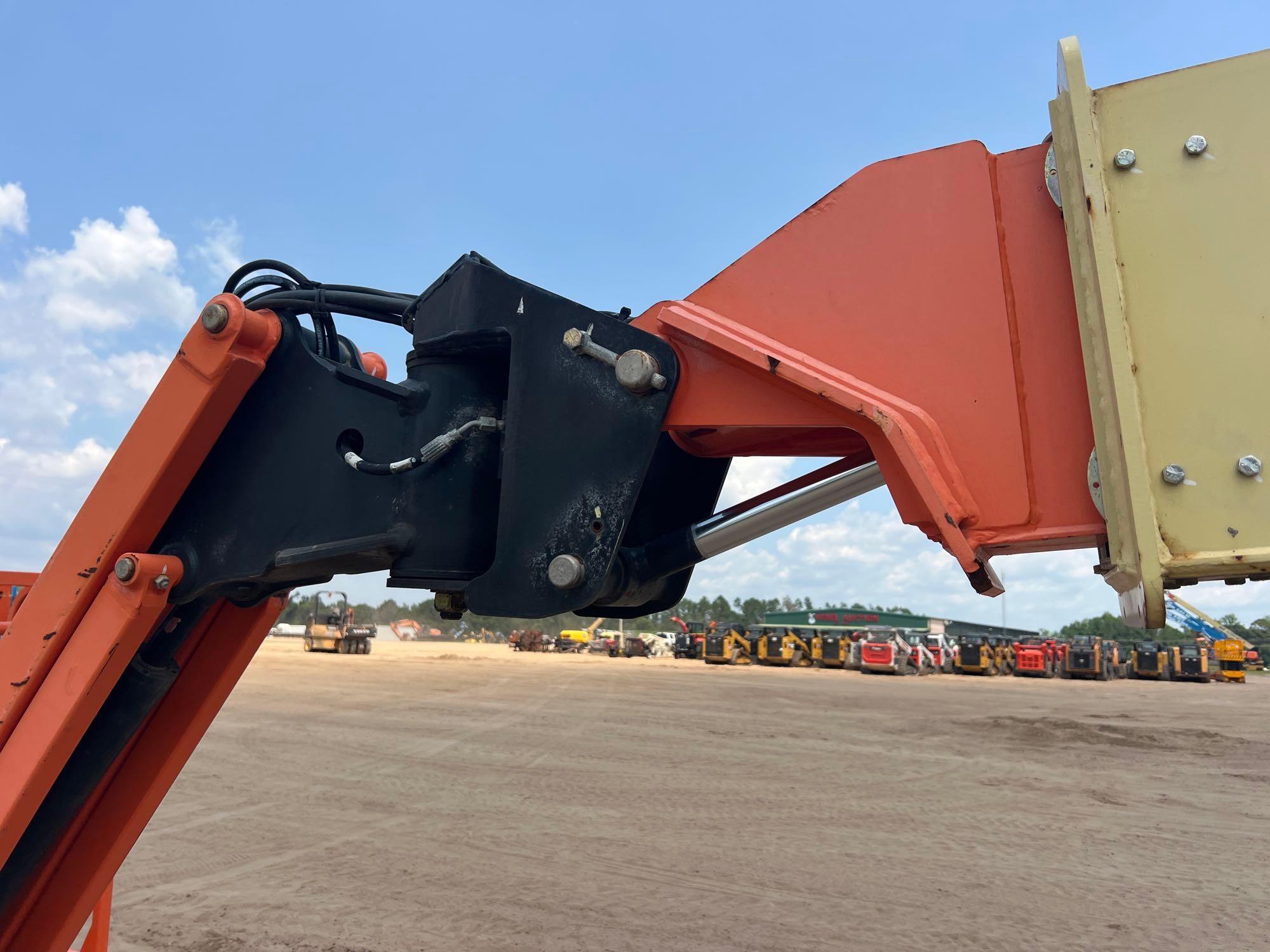 JLG M600JP