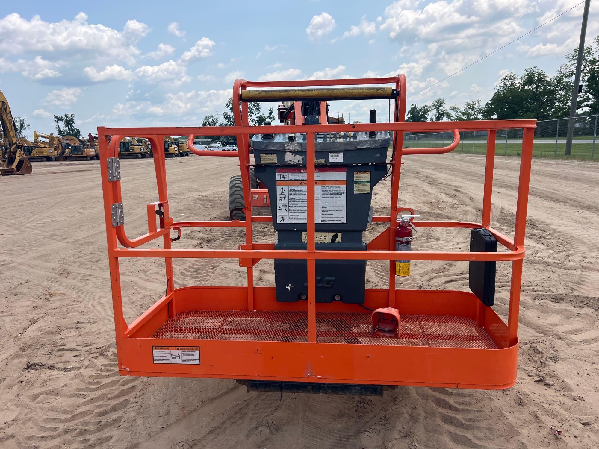 JLG M600JP