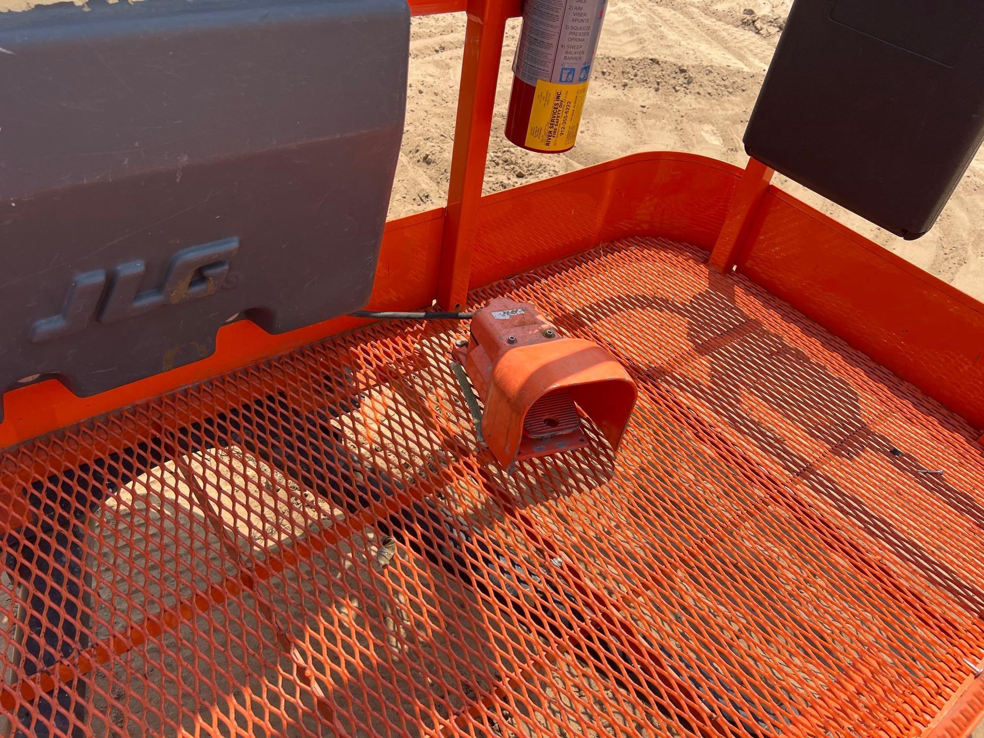 JLG M600JP