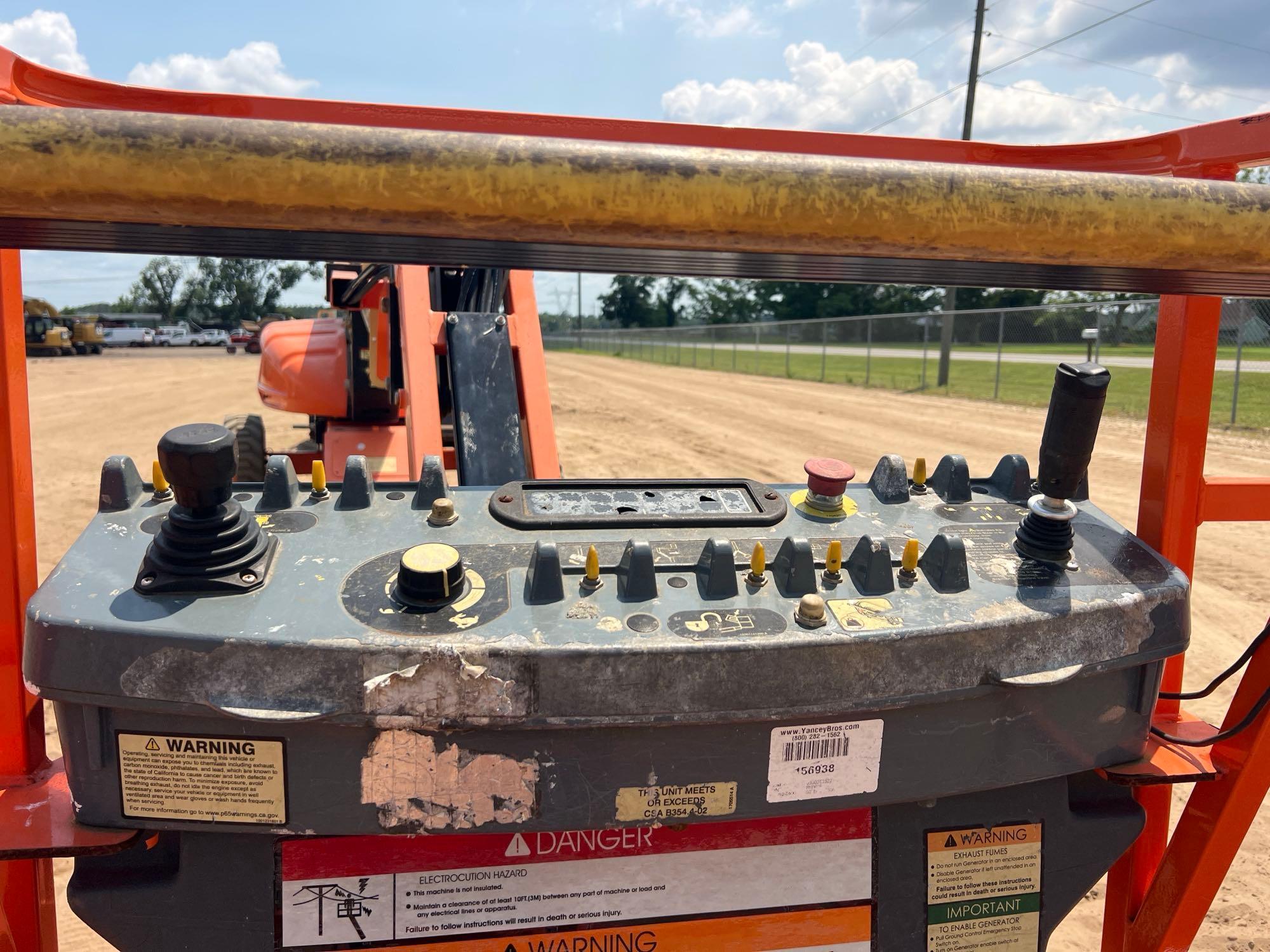 JLG M600JP