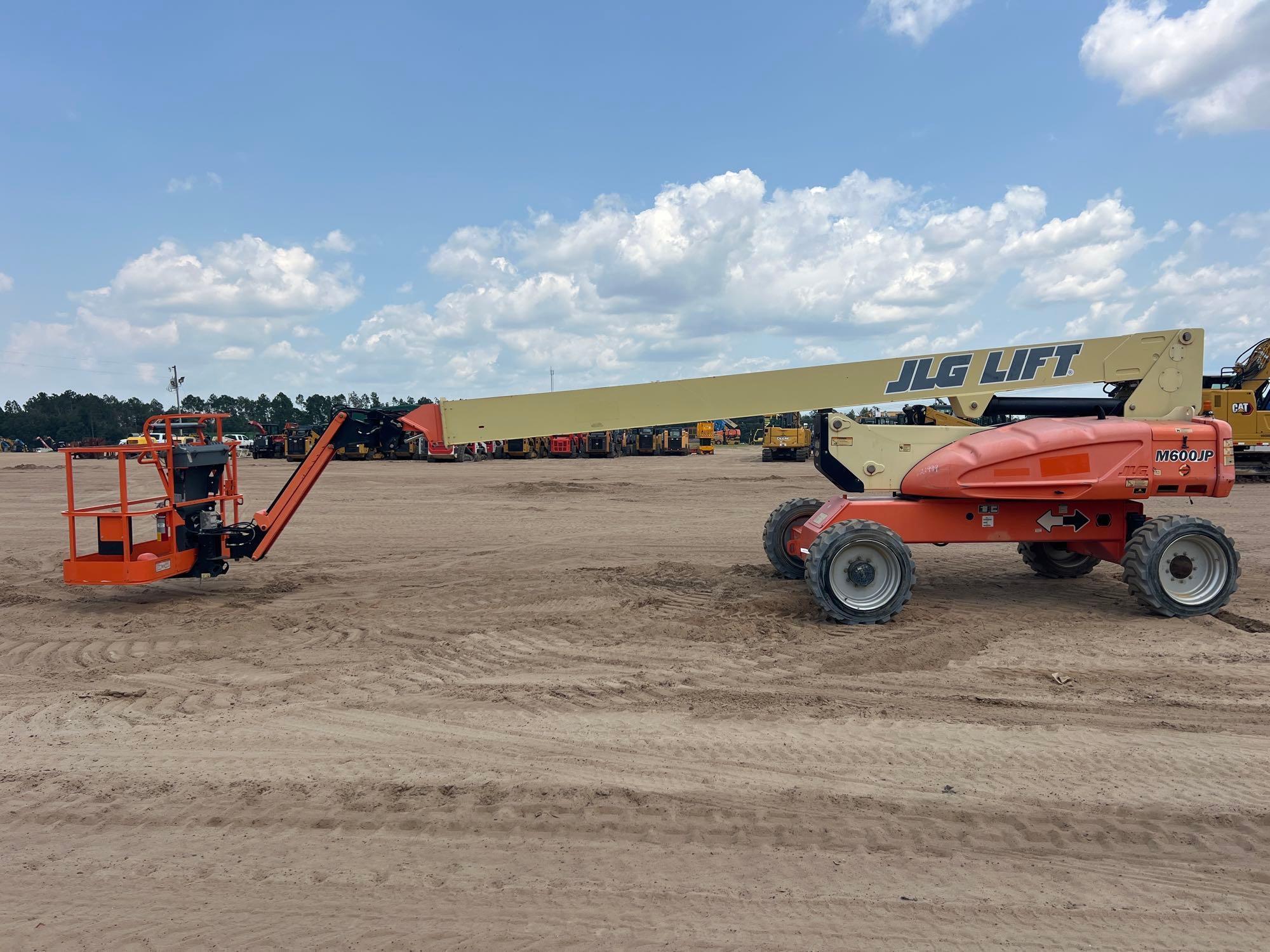JLG M600JP