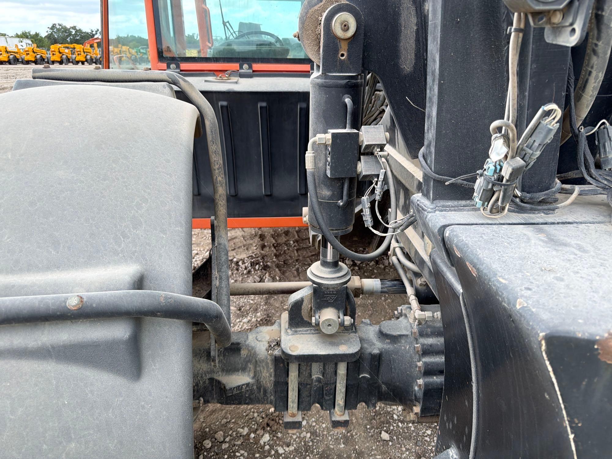2014 JLG G12-55A